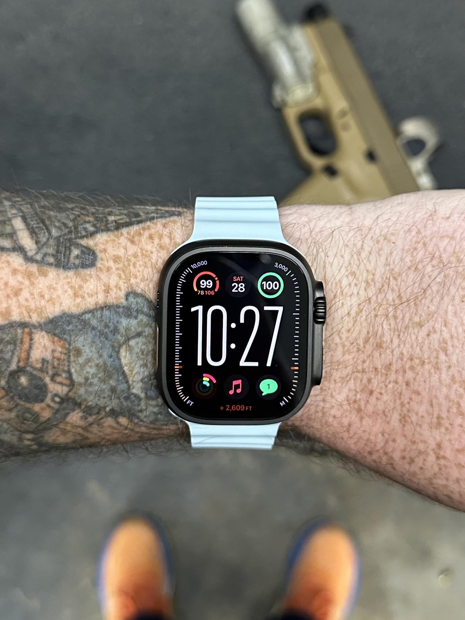 Apple Watch Ultra 2 ?? 49mm, Black Titanium Ice Blue Ocean band 