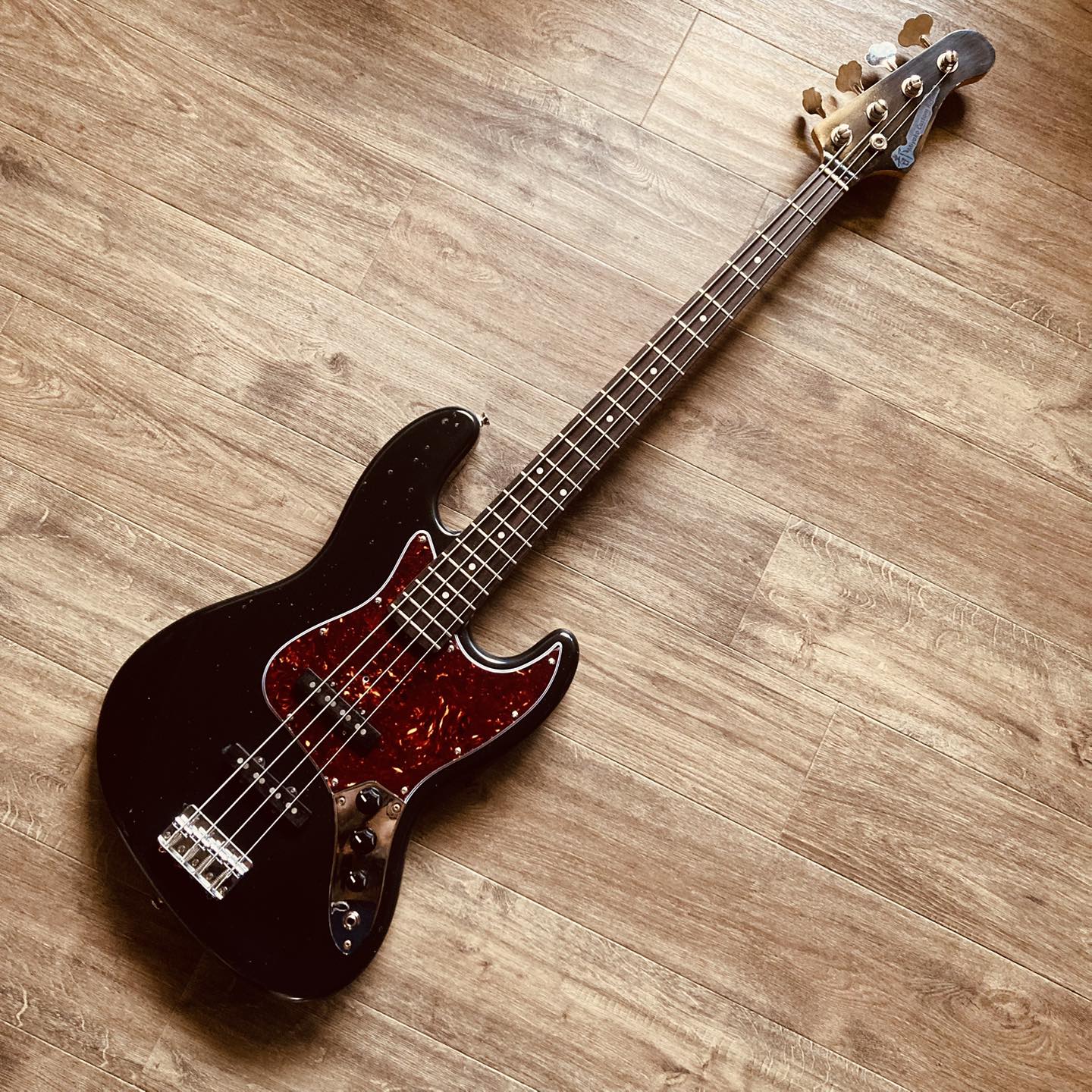 Miyako custom bass guitar (@miyakobasscustomguitar) • Facebook