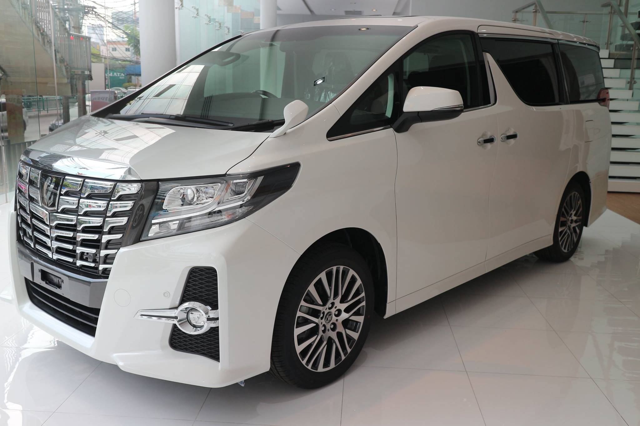 มาแล้วกับ รถตัว top 2017... - Charoensri Zenith AUTO Import