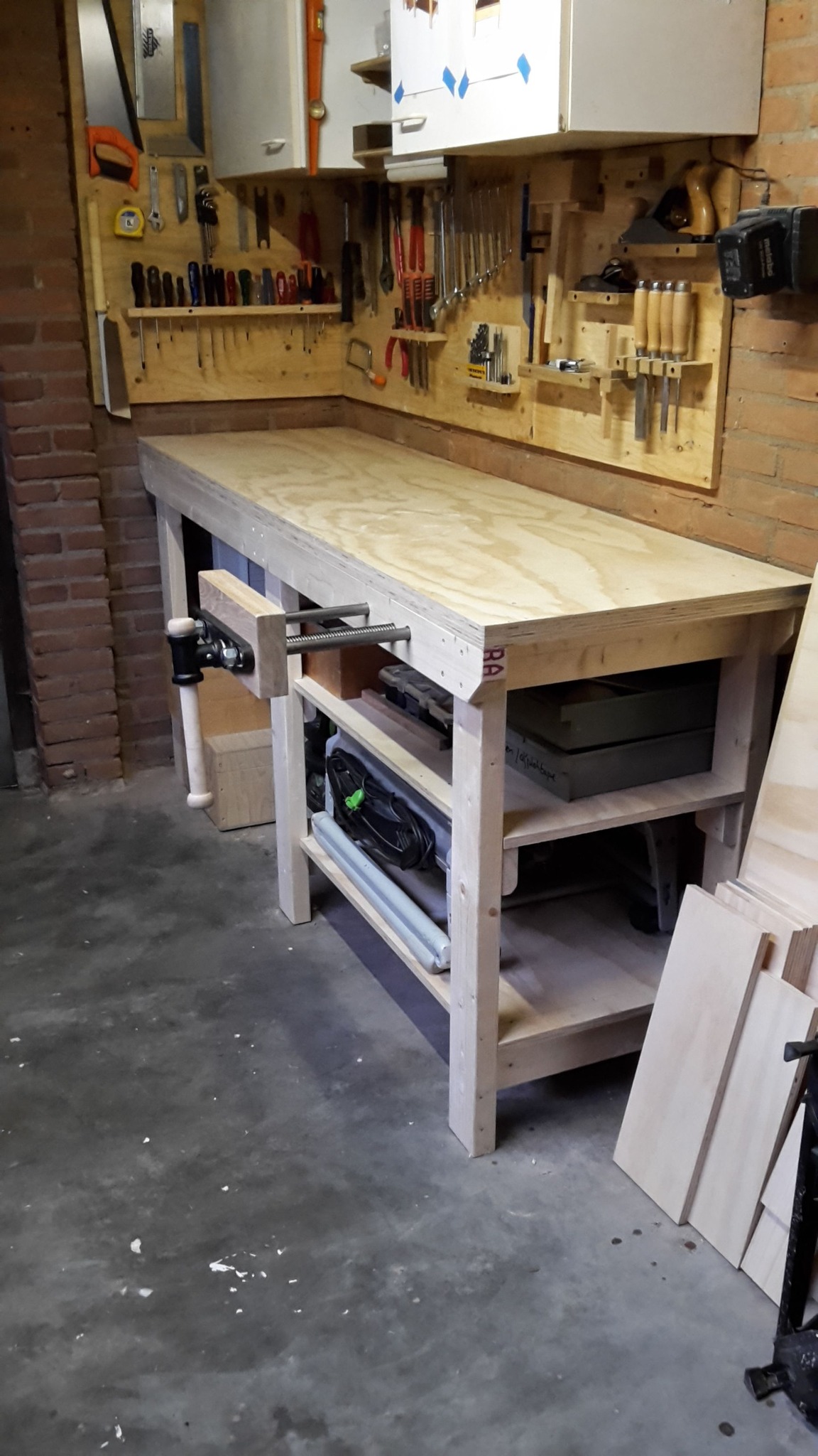 Woodworking - This simple workbench with nice style was so easy to DIY ...