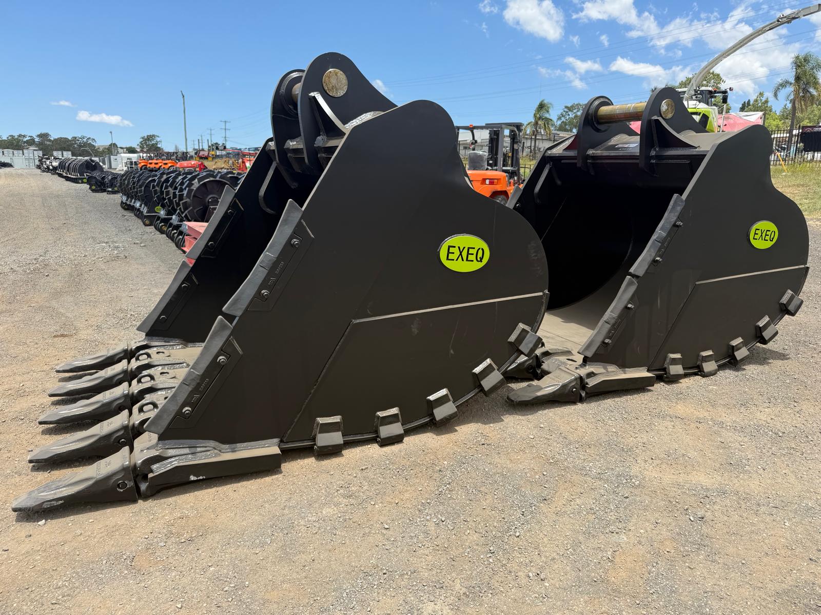 Look what's just landed! 💪 Rock buckets (2M-Wide) for the Hitachi