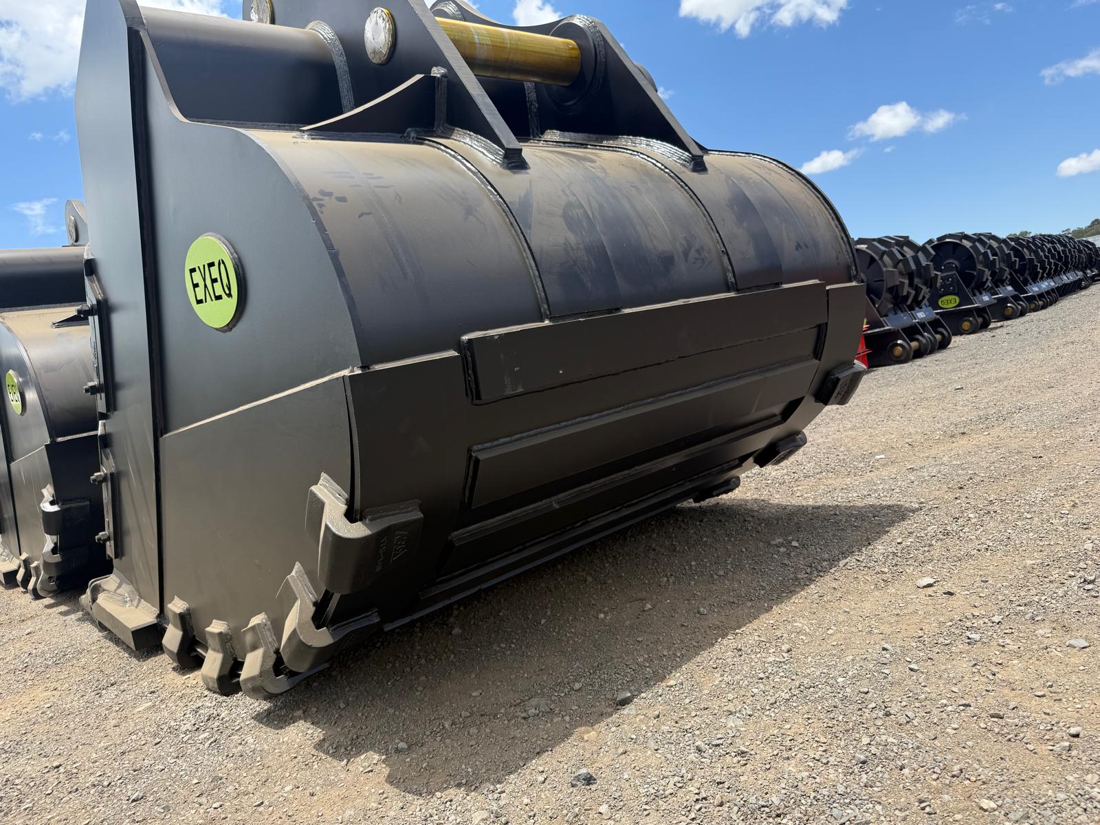 Look what's just landed! 💪 Rock buckets (2M-Wide) for the Hitachi