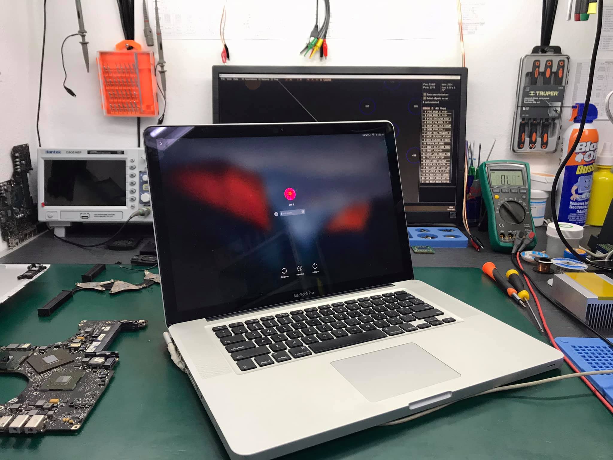 💻 MacBook Pro, se queda en el logo⚠️... - C-LAB Electrónica | Facebook
