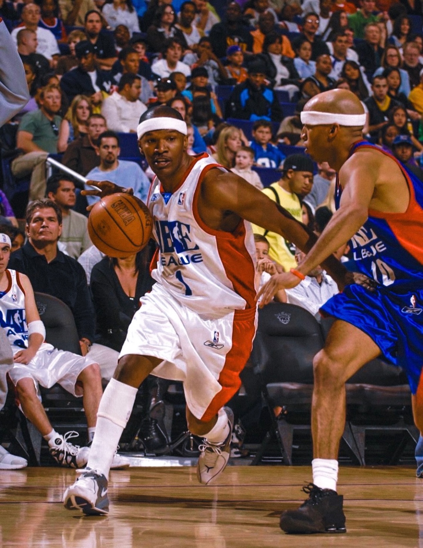 Jamie Foxx playing in the 2004 NBA All-Star Celebrity Game.🏀 #fyp