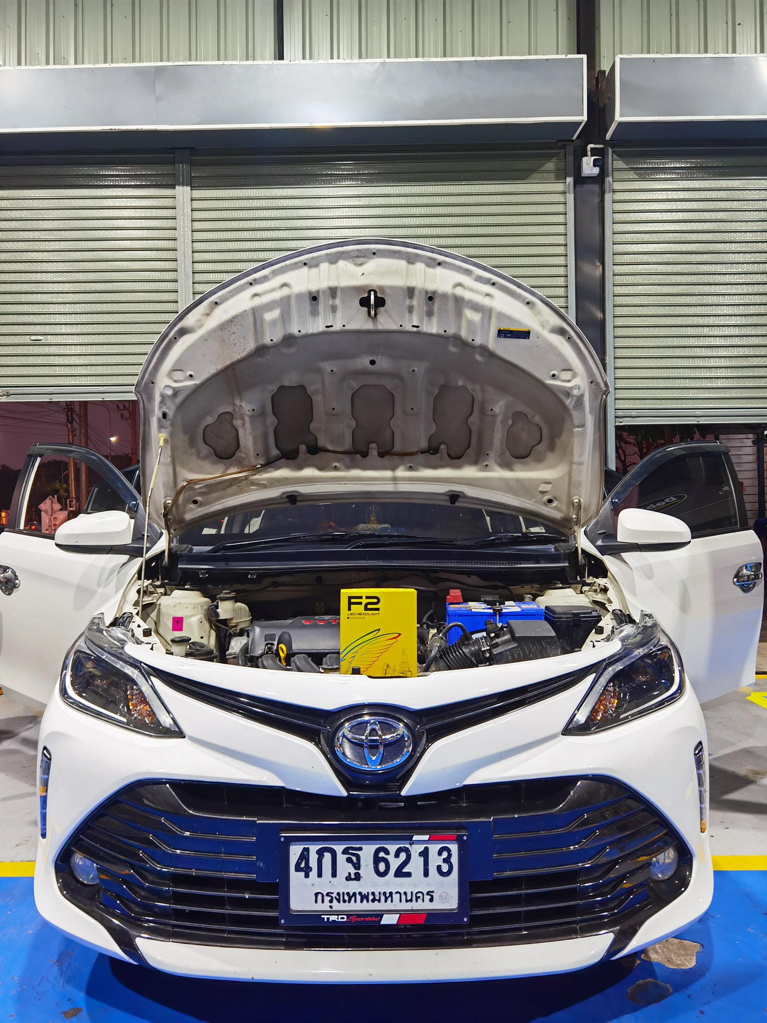 Toyota Vios 🚗 ⚙️ อัพเกรดไฟหน้า LED... - DBS Auto Service