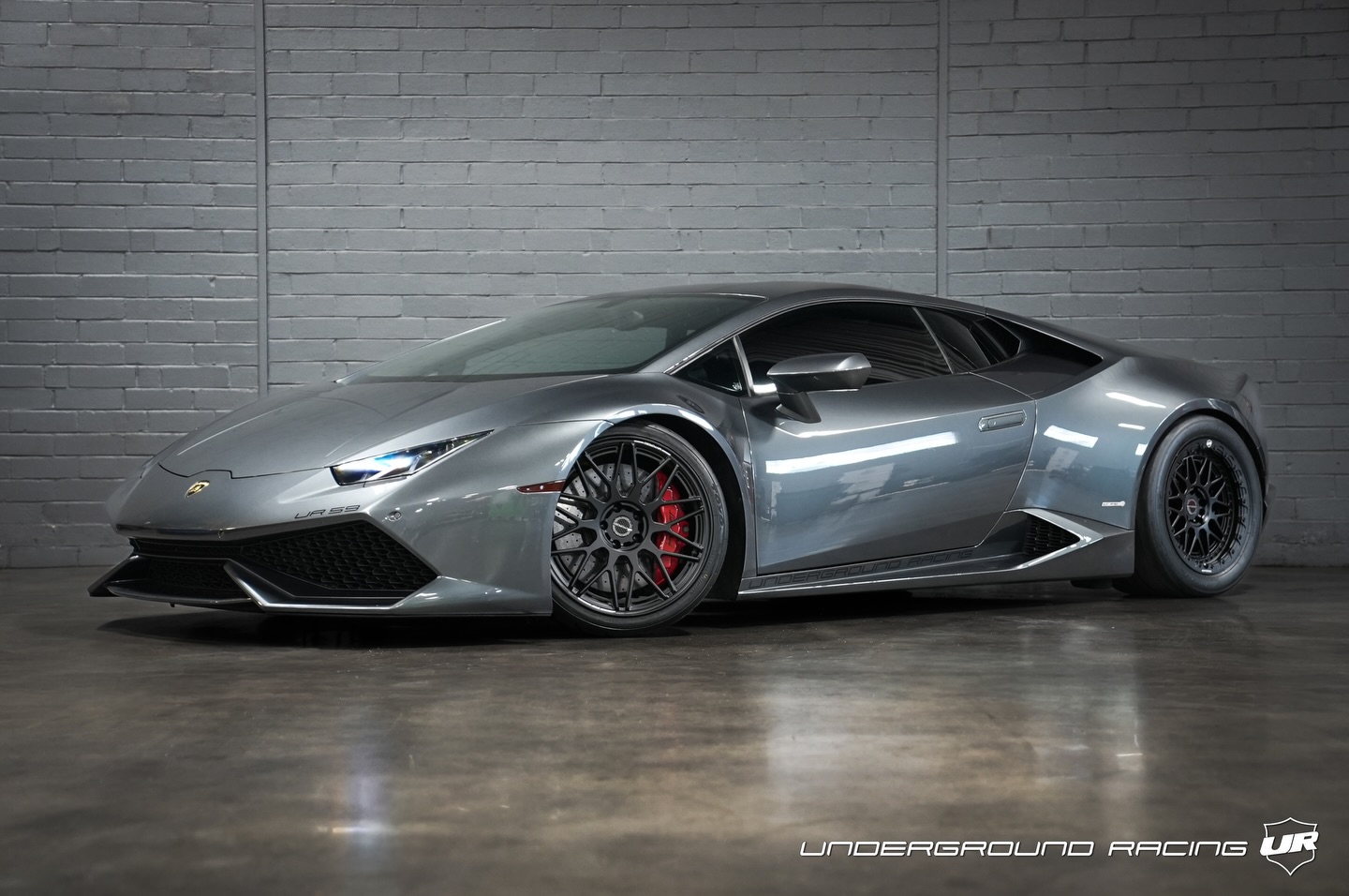 Underground Racing - @simon__jt factory matte red Huracan STO is here ...