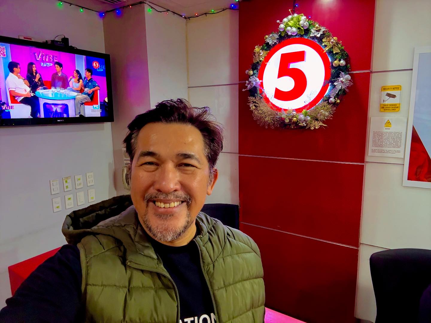 Pastor Jeff - Paskong pasko na sa studio @tv5 | Facebook