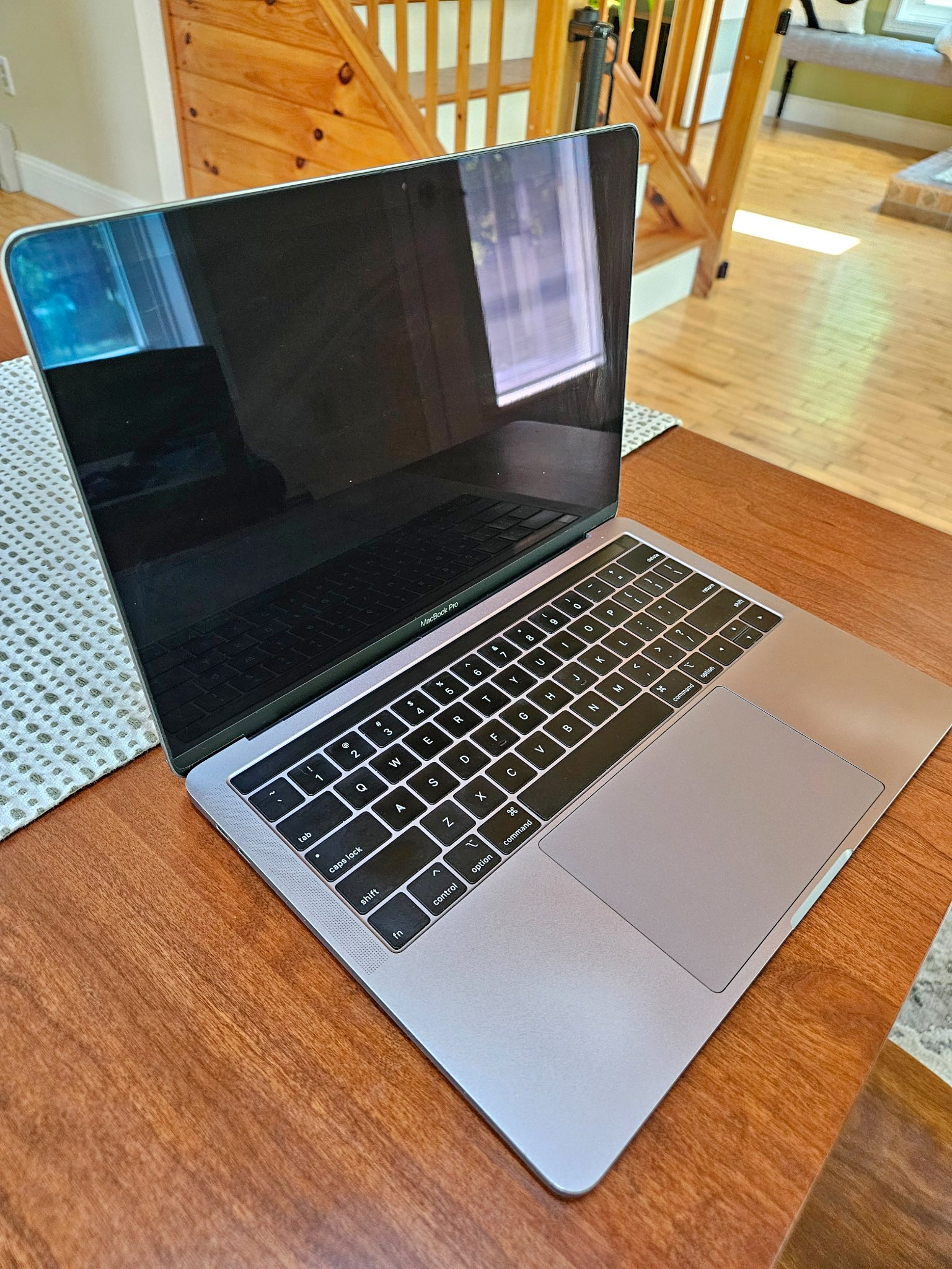 MacBook Pro (13-inch, 2018, Four Thunderbolt 3 Ports) - Laptops 