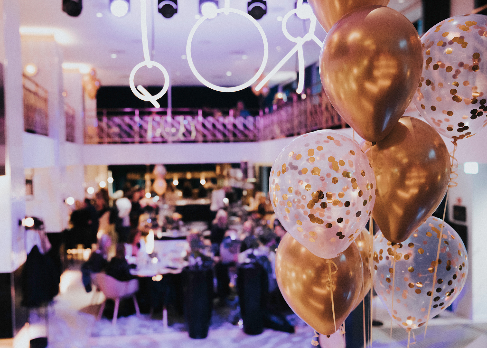 Hotel - På lørdag er Bubble Brunch tilbake i Café Norge! 🎉 Fra og med ...