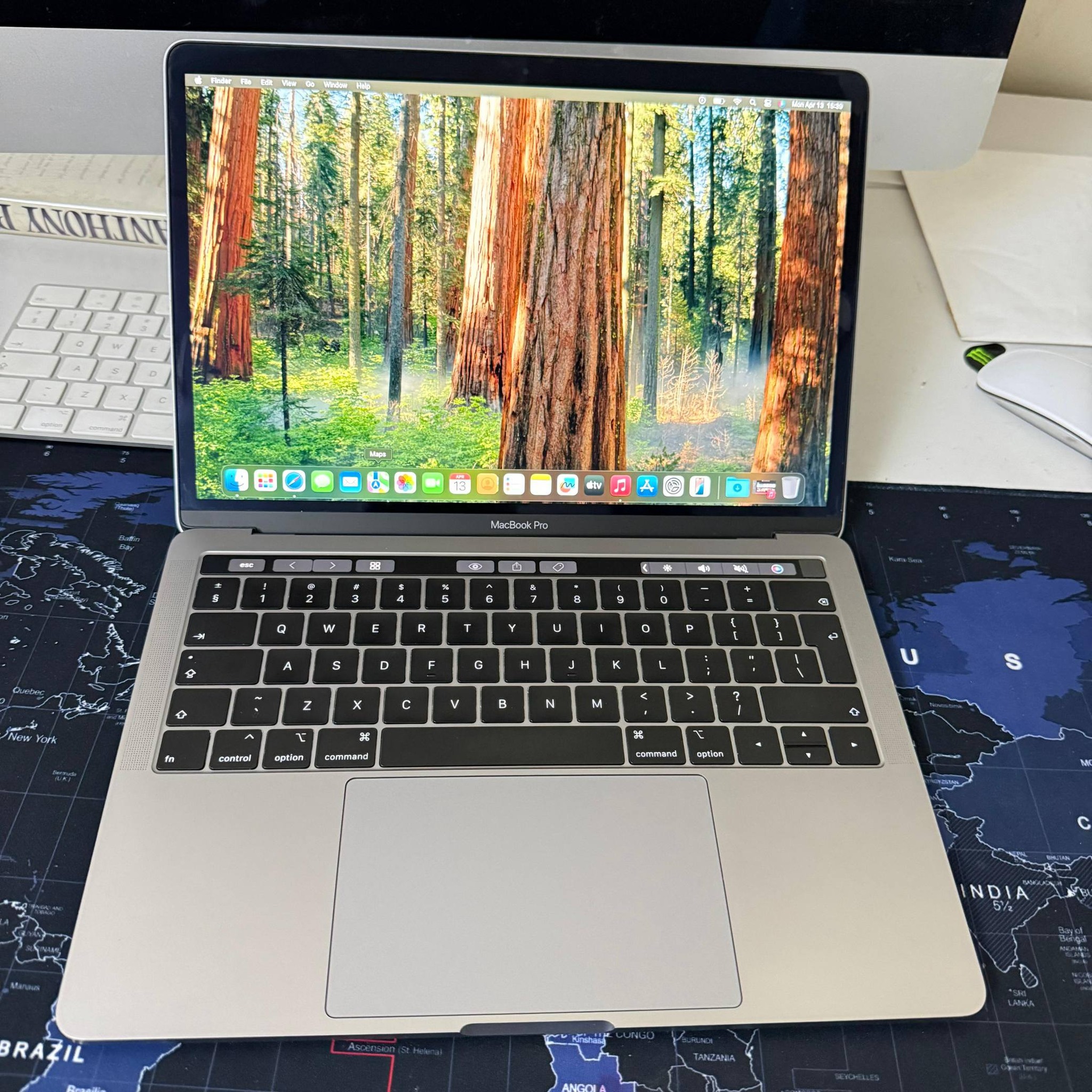 Macbook pro 13 2019 Touchbar 8GB ram 256GB ssd Excellent condition