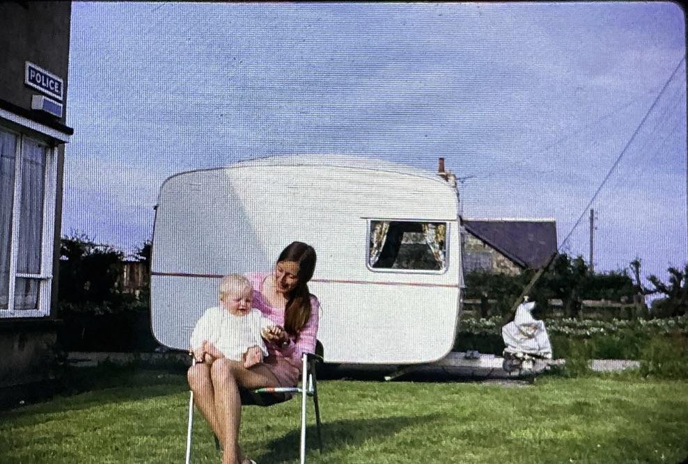 CARAVAN【希少】Vintage 1970年代 Here's one from 1970, do you remember those caravans?