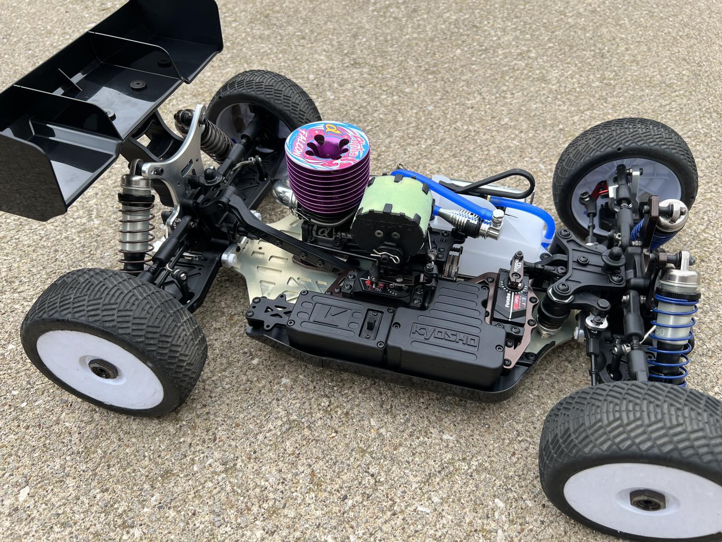 What a beautiful build. Love the body stance. 😍 #MP11 #Kyosho