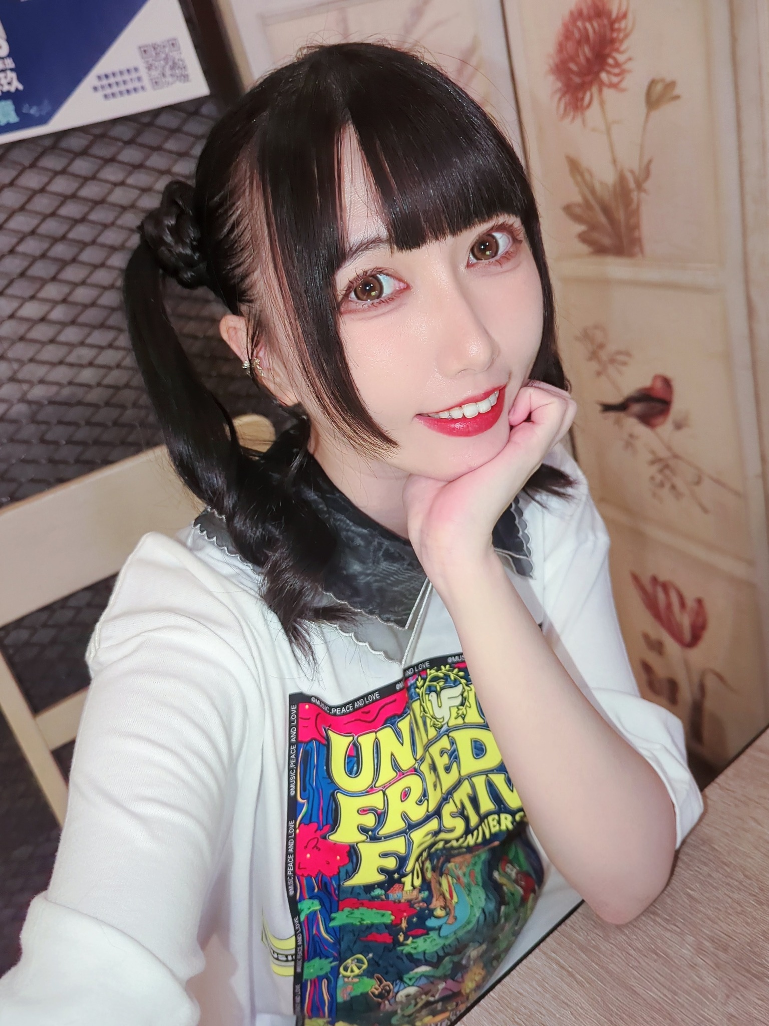 Ruka - 感謝今天一起來看直播的大家！ 非常久違地再次同時視聽😳 偶爾這樣很有趣耶？！ 沒想到會重新被檸檬把拔感動到泛淚 我對親情就是😭😭 ...