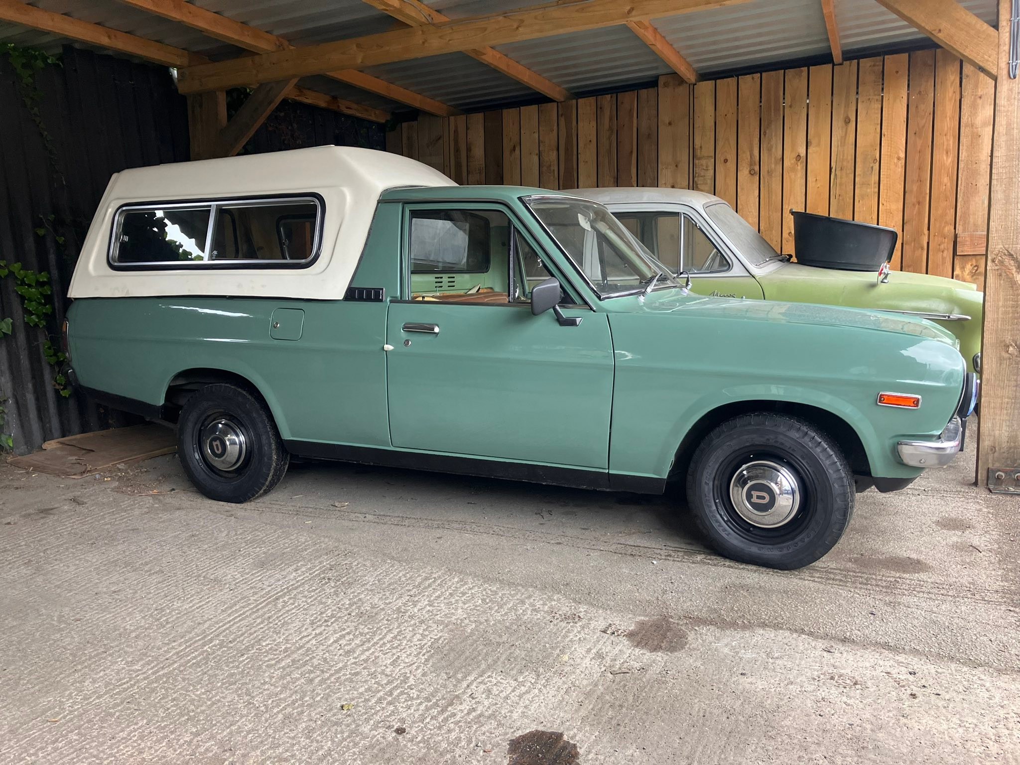 What tires came on a stock 1/25 Datsun pickup?