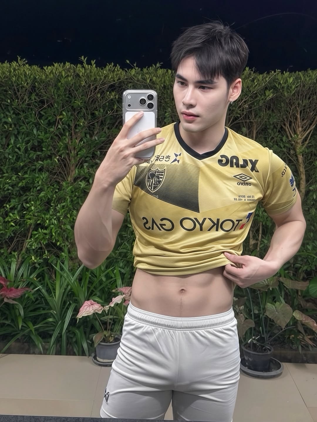สารานุกรมชายไทยหน้าตาดี added a... - สารานุกรมชายไทยหน้าตาดี