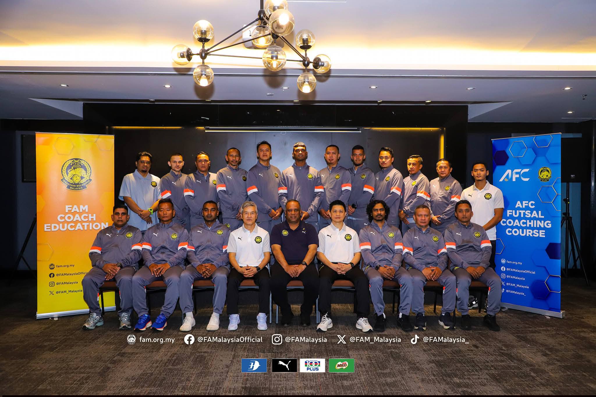 Pahang - Merafak sembah dan setinggi-tinggi tahniah sempena genap tujuh ...