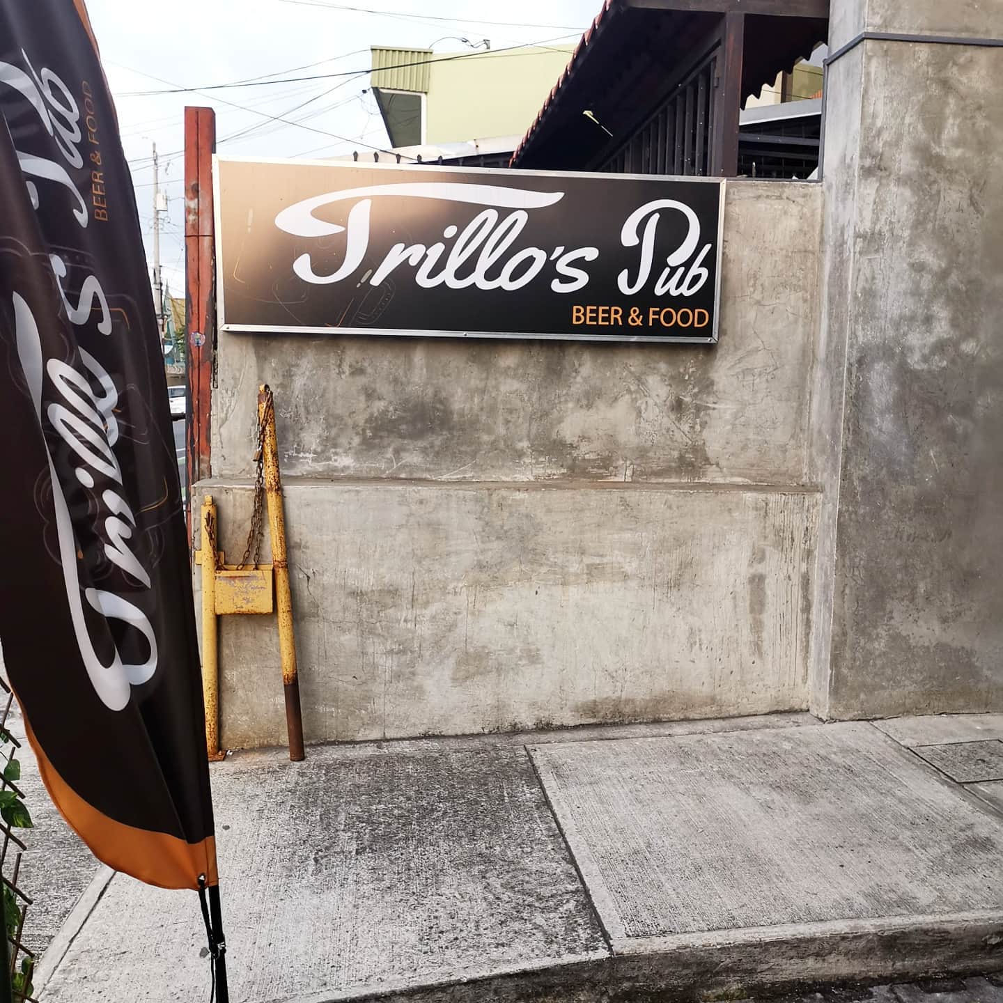 Trillo's Pub