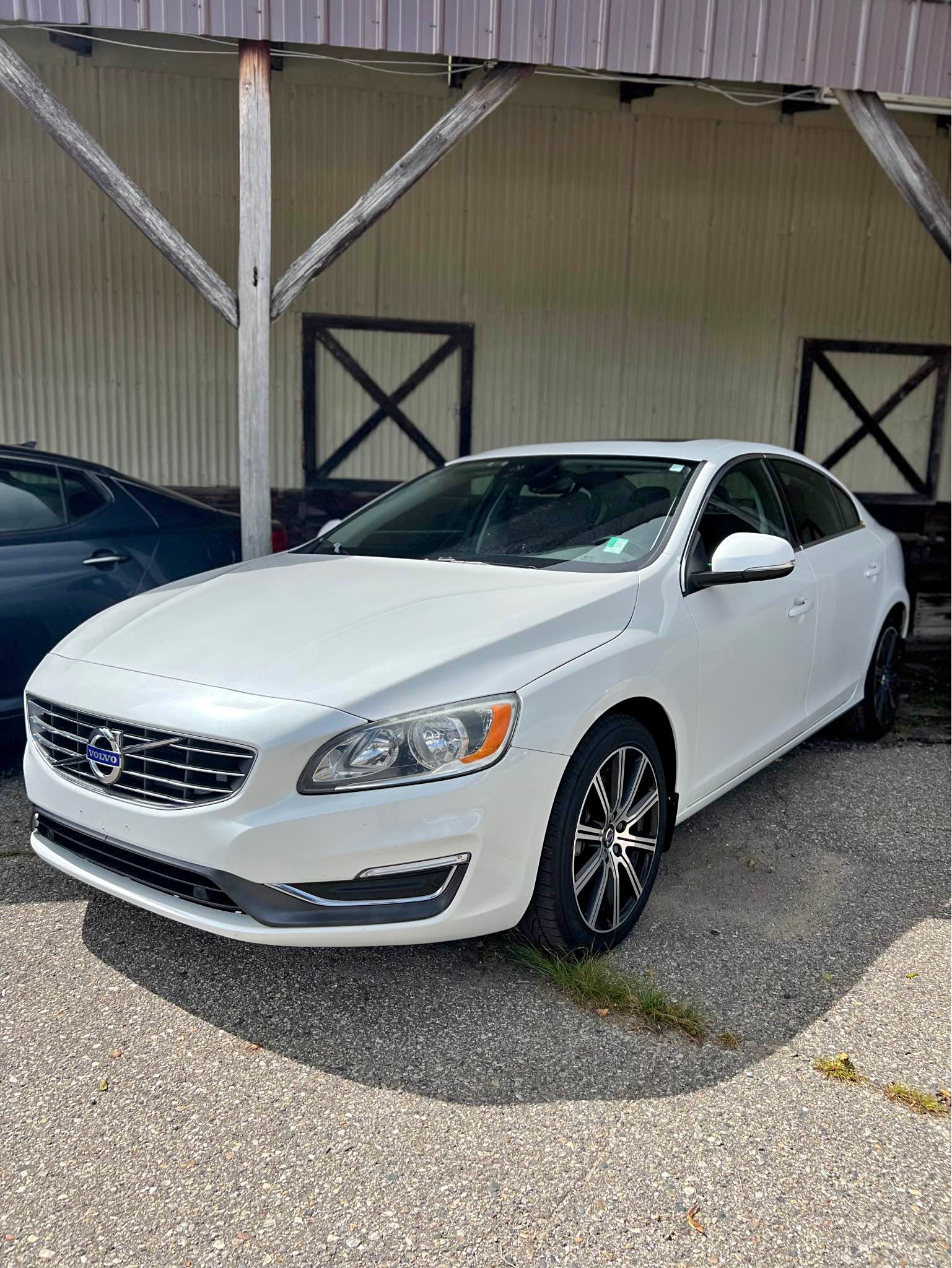 2017 Volvo S60 · T5 Inscription Sedan 4D