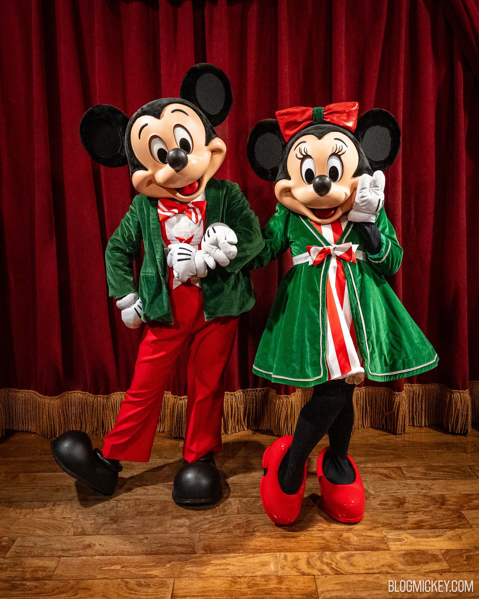 Mickey and Minnie Mouse reunite at Mickey's Very Merry Christmas Party