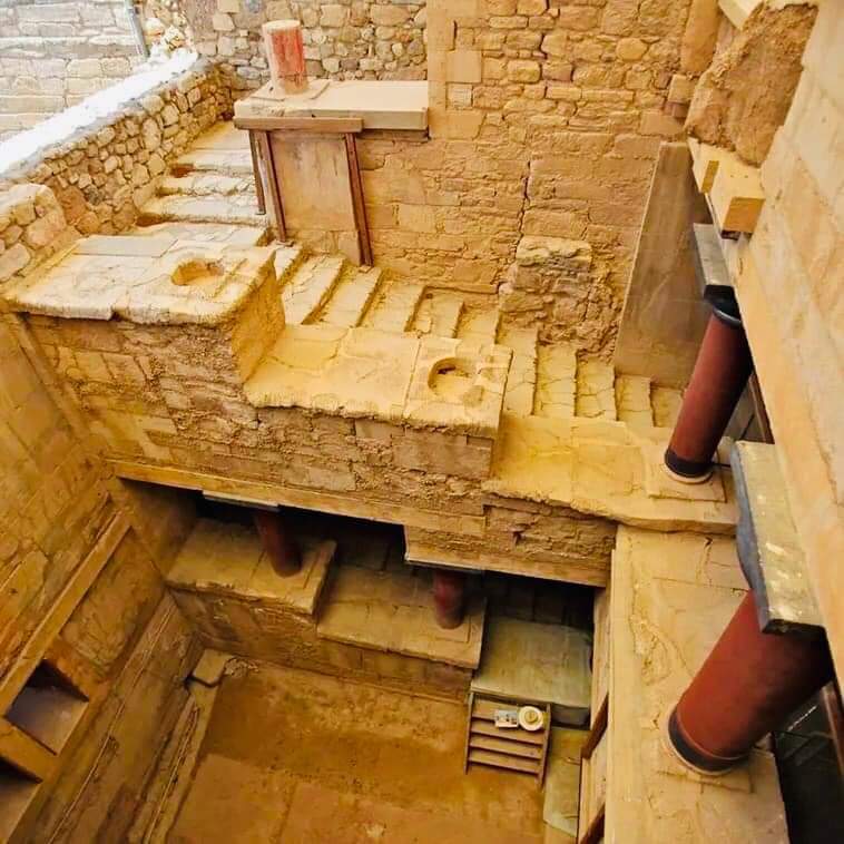 World - The Grand Staircase of Knossos The Grand Staircase in the east ...