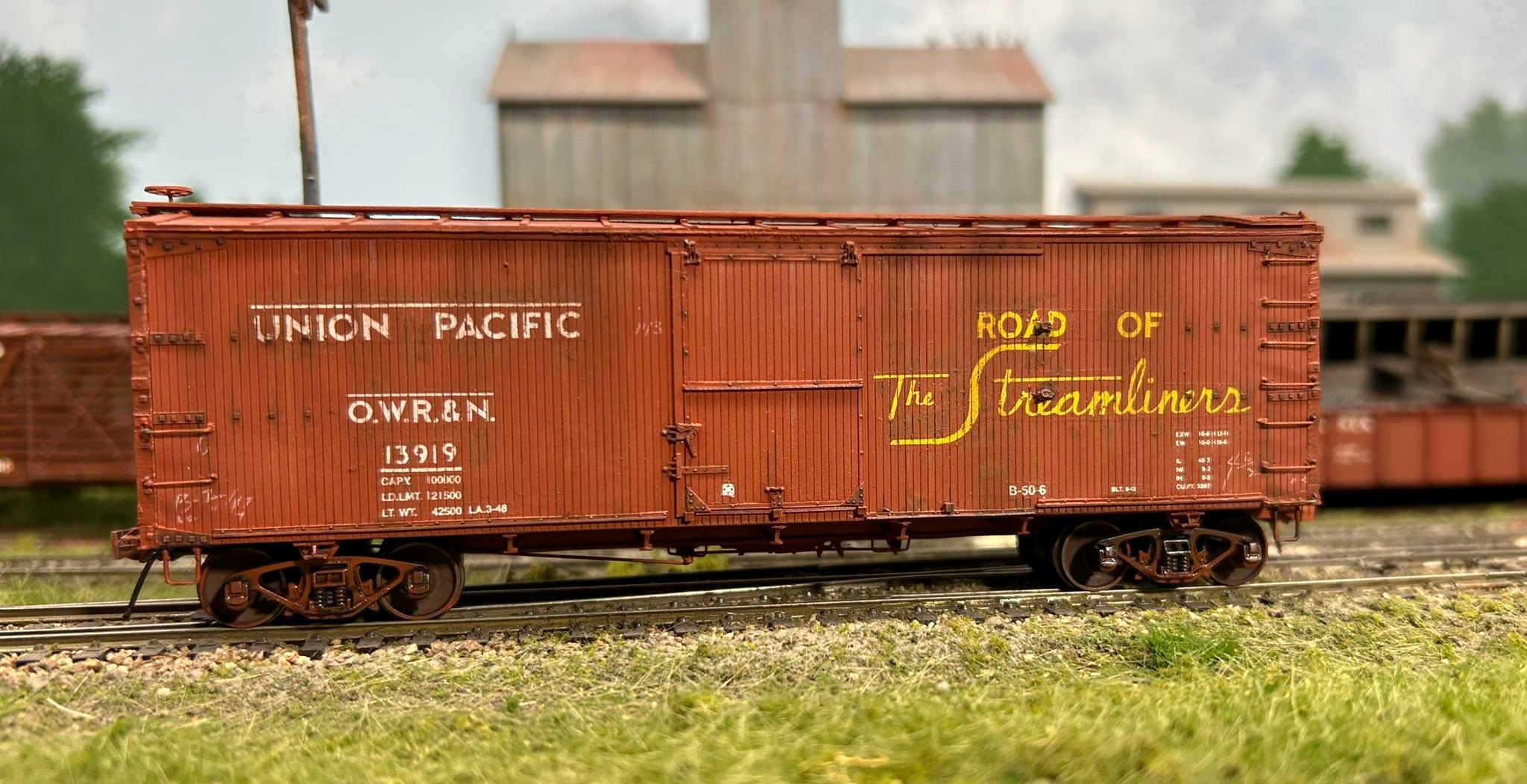 K4 HO Scale Decals Black 70 Ton Covered Hopper Dimensional Data