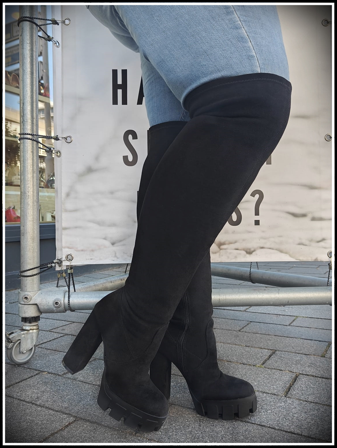 Silhouette - 𝗦𝘁𝗼𝗲𝗿𝗲 𝗼𝘃𝗲𝗿𝗸𝗻𝗲𝗲𝘀 𝗺𝗲𝘁 𝗲𝗲𝗻 𝗵𝗼́𝗴𝗲 𝗯𝗹𝗼𝗸𝗵𝗮𝗸 Deze heerlijke ...