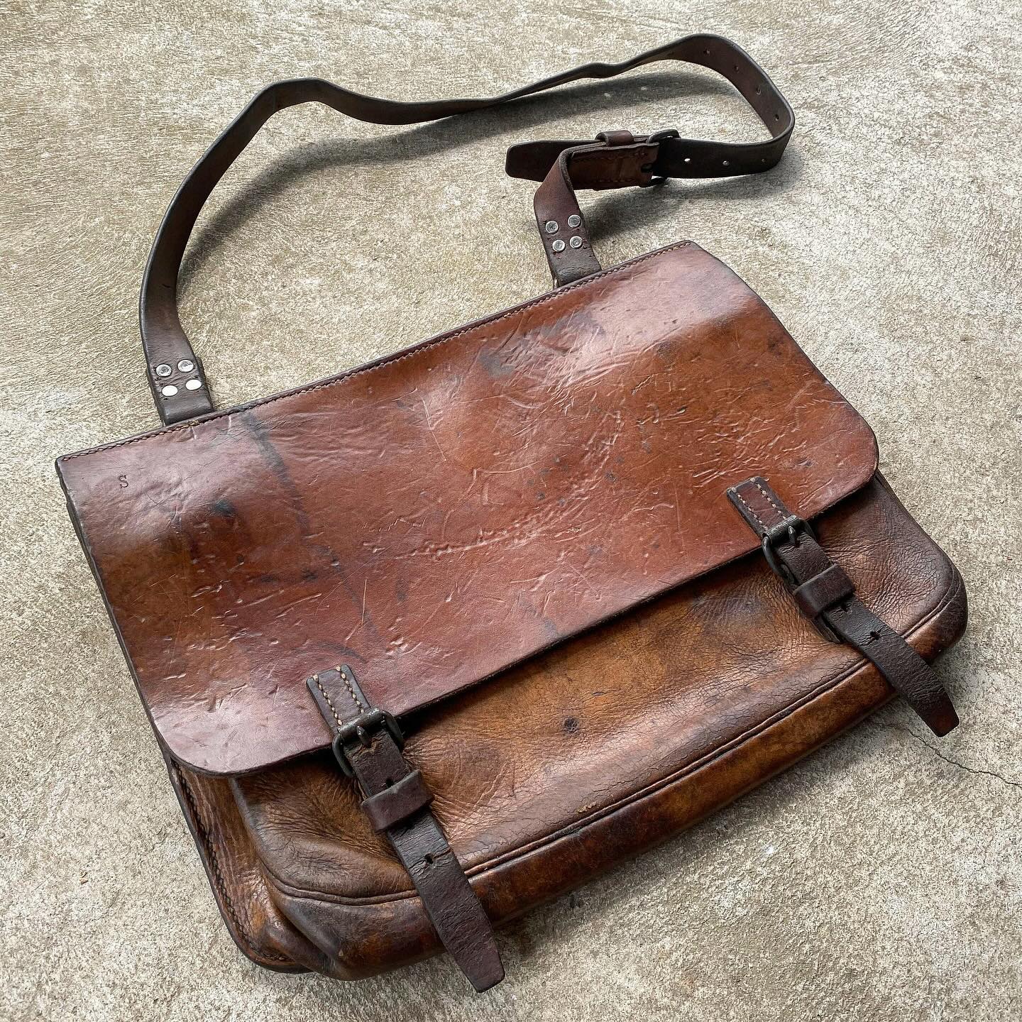 G A R M E N T S Vintage 1941 Swiss army issues saddle bag, made 