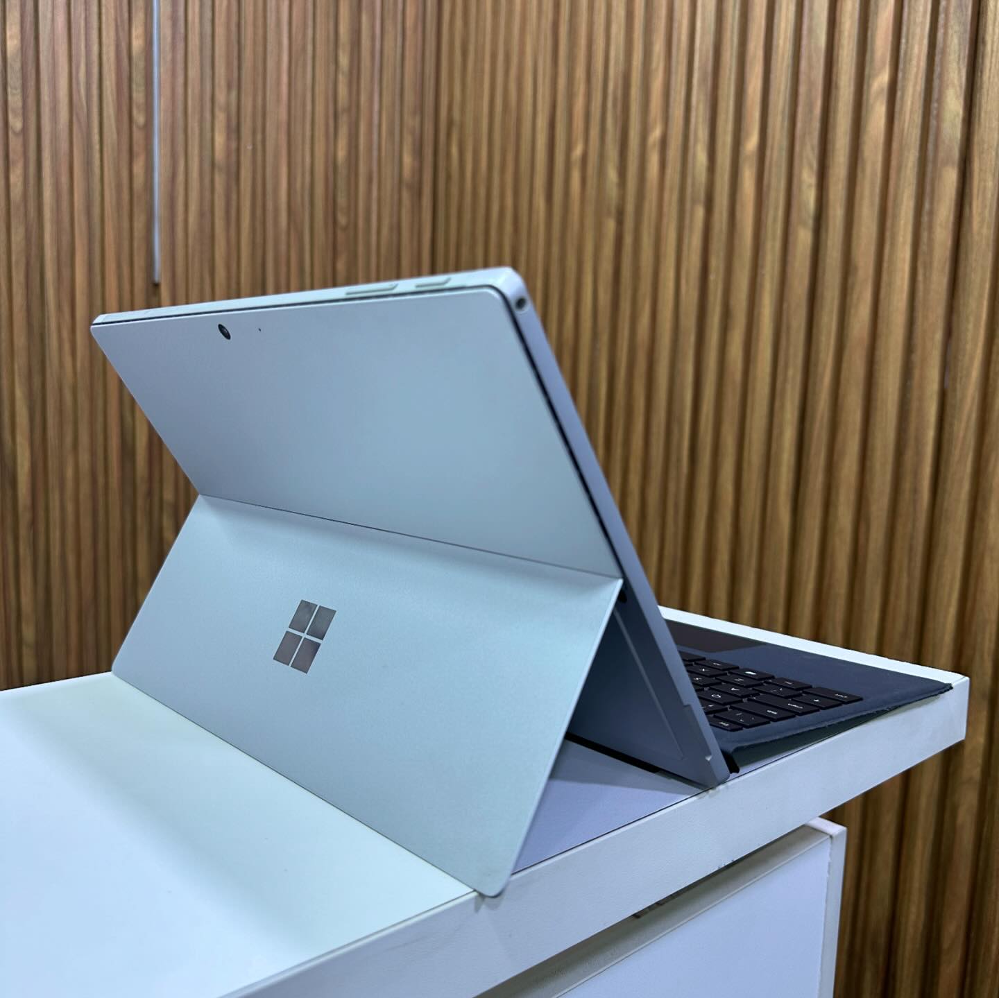 Microsoft Surface Pro 7 ($400usd) Detachable Laptop / 2 in 1 8th 