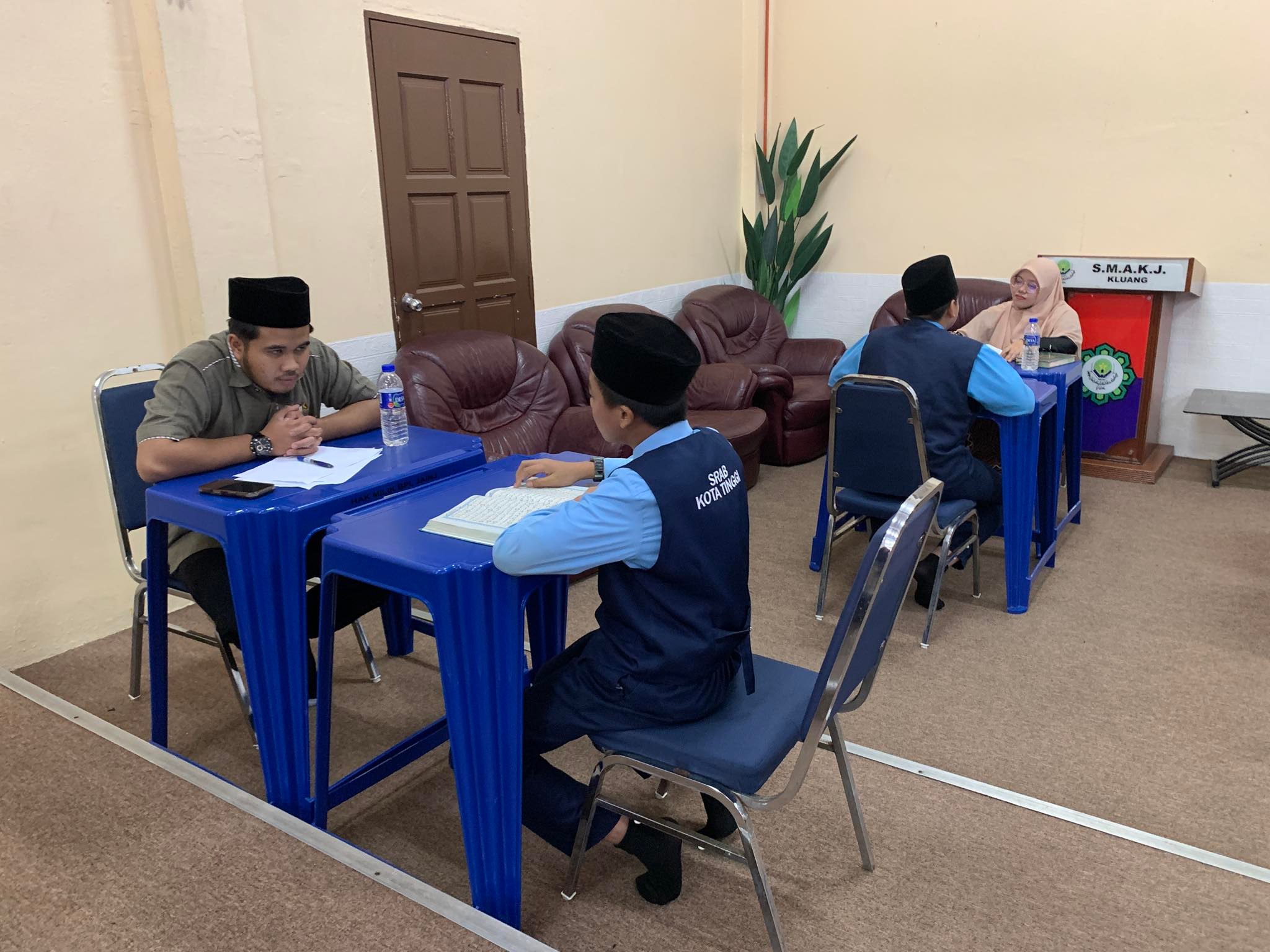 Sekolah... - Sekolah Menengah Agama Kerajaan Johor Kluang