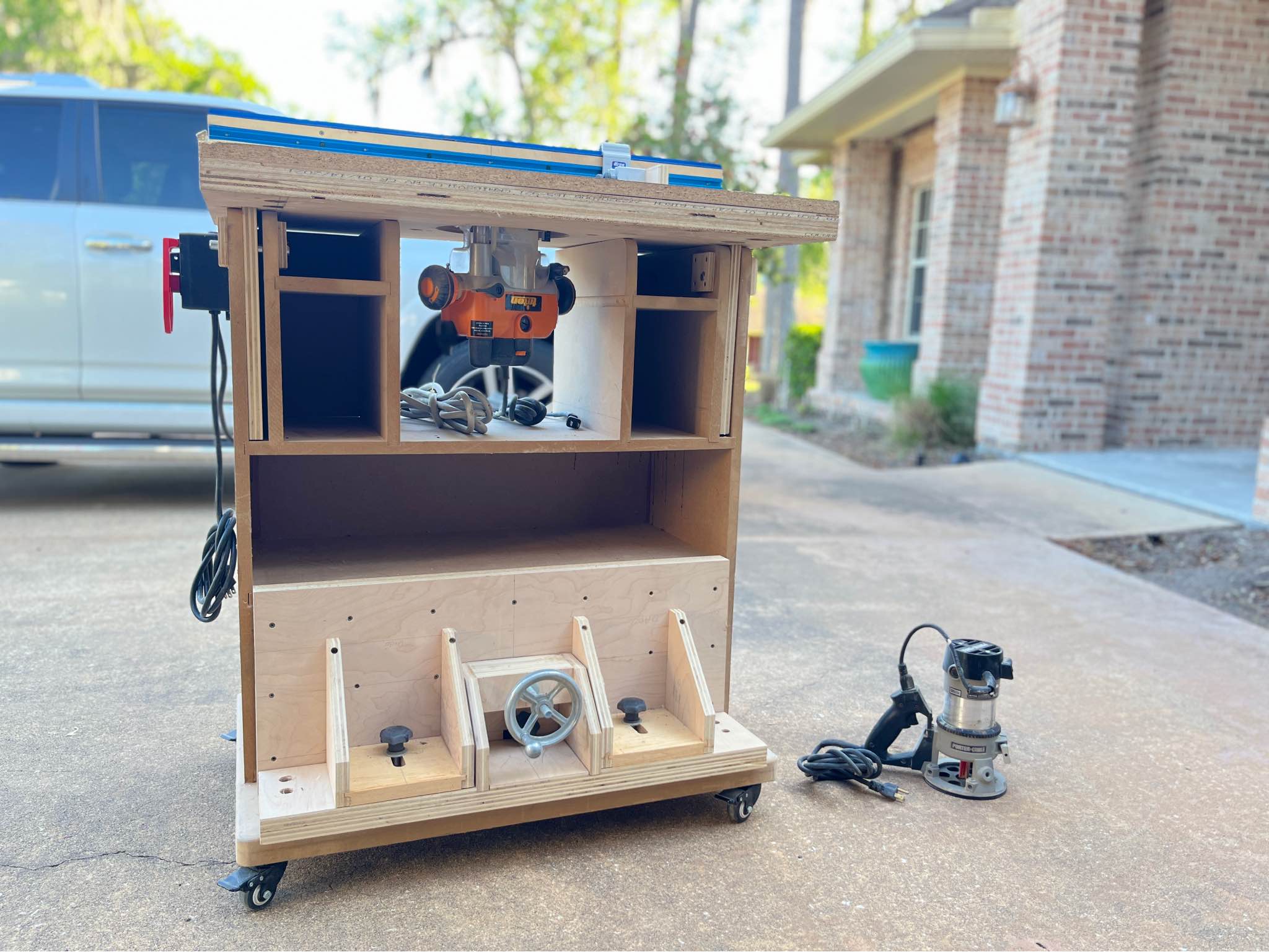 Professional Router Table Setup: Triton 3.25HP & Porter-Cable 690 ...