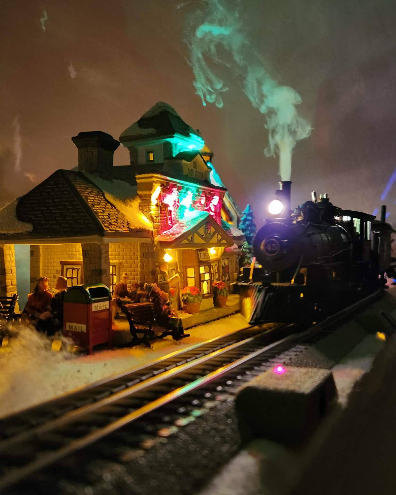 Lionel Trains - Happy Fan Feature Friday! Share your... | Facebook