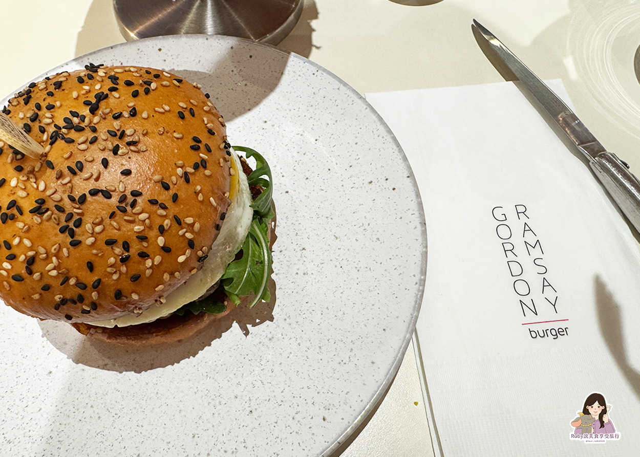 Ruby說美食 享受旅行 - 來釜山朝聖地獄廚神漢堡店-Gordon Ramsay Burger，就在釜山新世界百貨... | Facebook