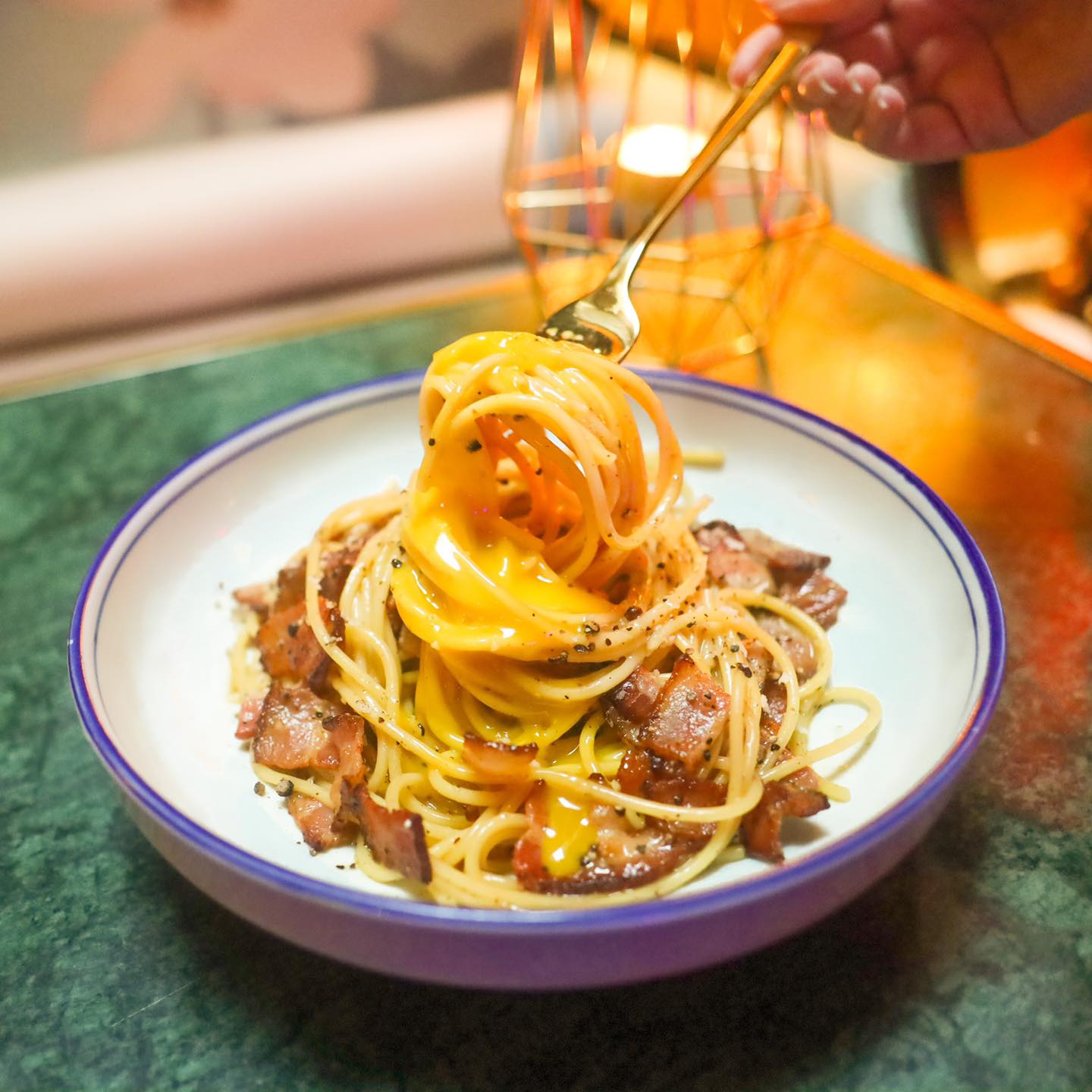 ぺぺ Manchu Bar puts a 360 spin on their new menu! The popular