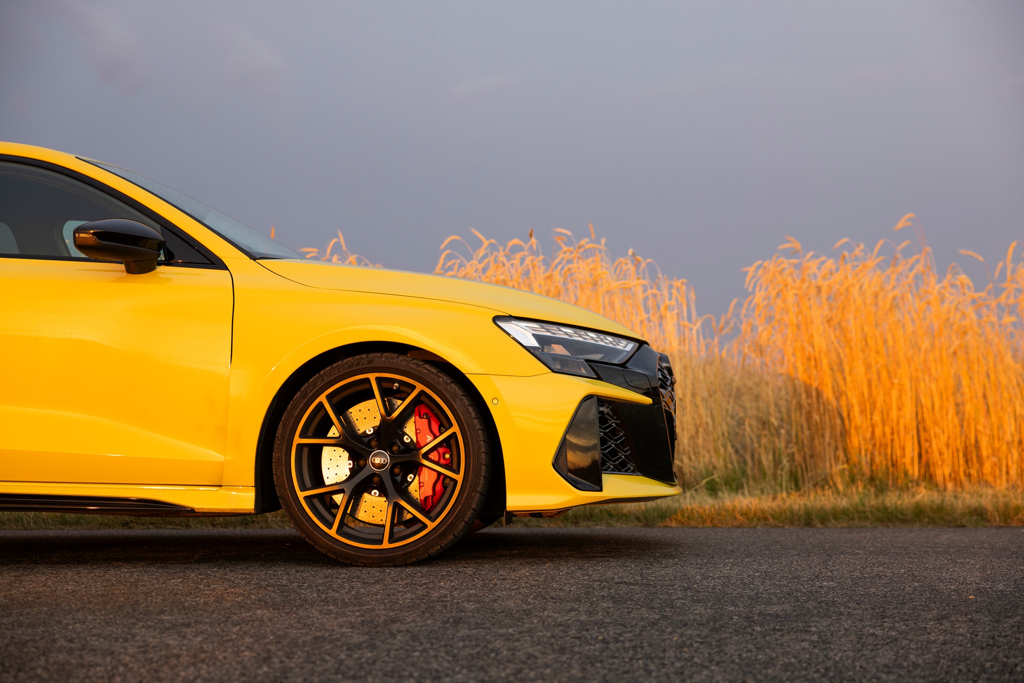 Auditography - Jumping into a python yellow facelifted RS3 Sportback ...