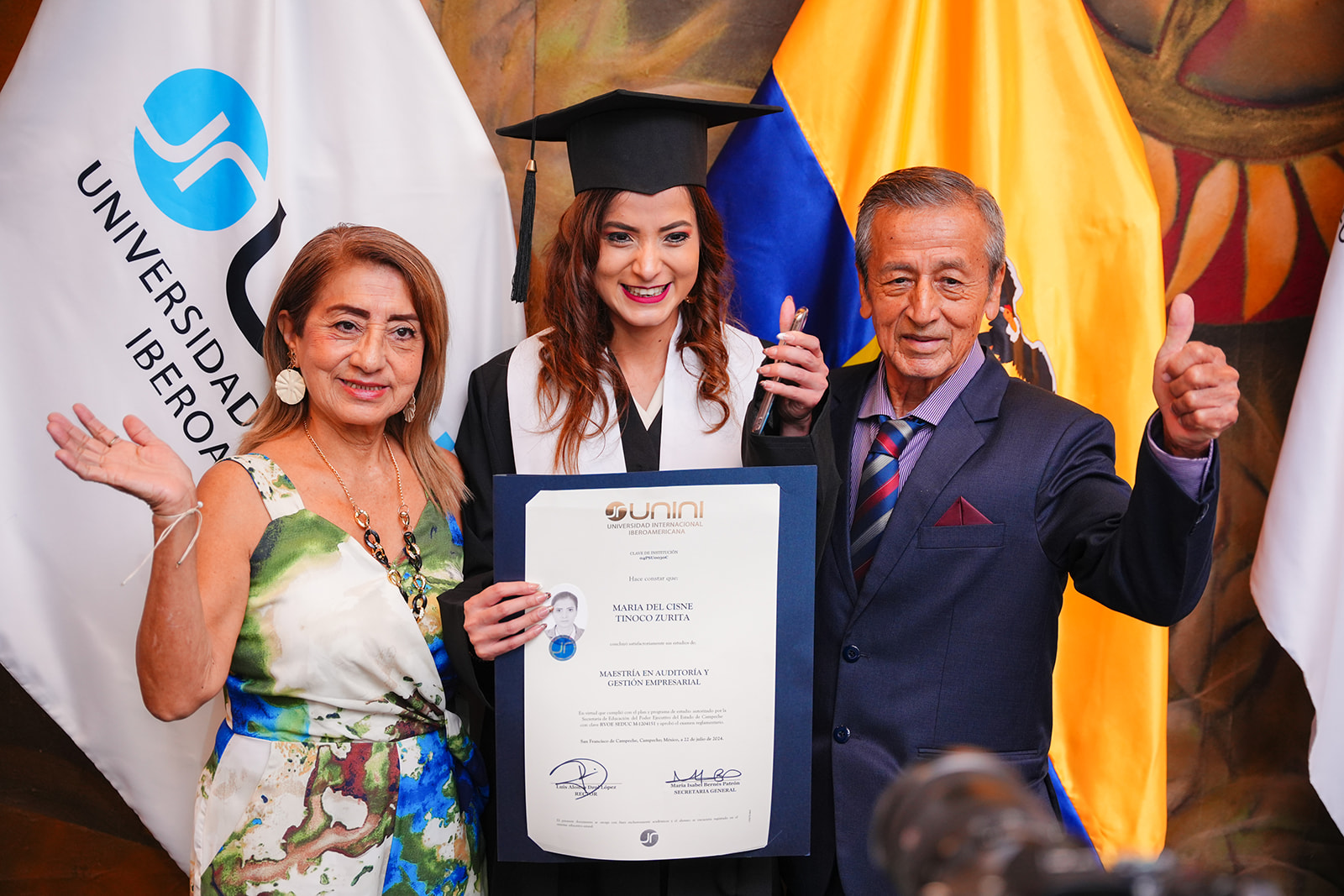 FUNIBER - 🌟 Detrás de cada profesional exitoso, siempre hay una familia ...