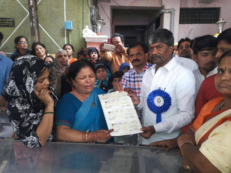 Handovered compensation cheque of 20... - Theegulla Padma Rao