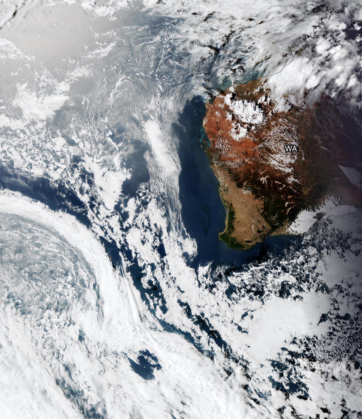Perth - 🌧️ ⛈️ COLD FRONT INBOUND⛈️ 🌧️ But it won’t be cold.. 🥵 A well ...