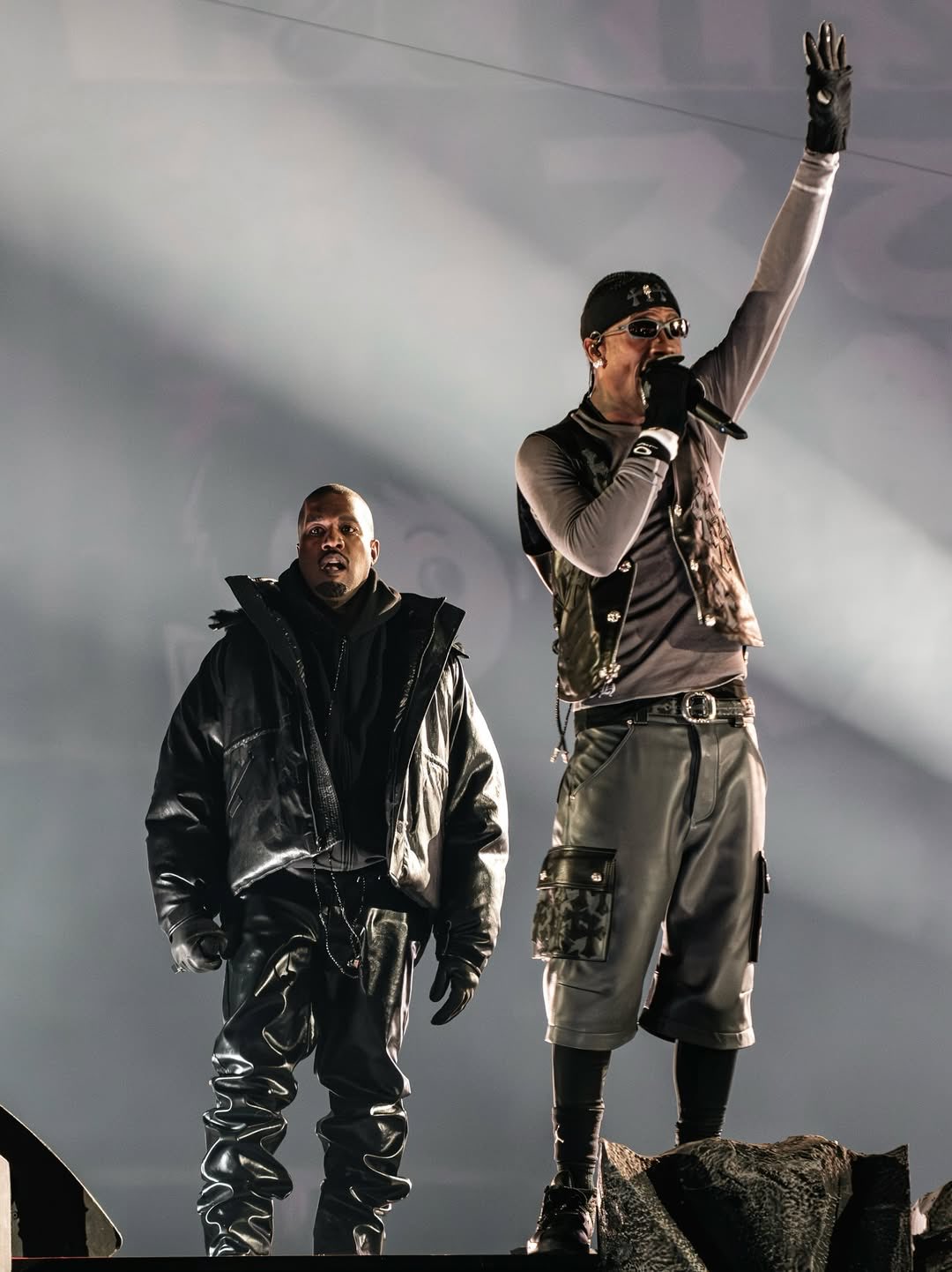 beams WINTECH Travis Scott カセットウォークマン FIRST LOOK: Travis Scott wearing an all-leather Chrome Hearts x