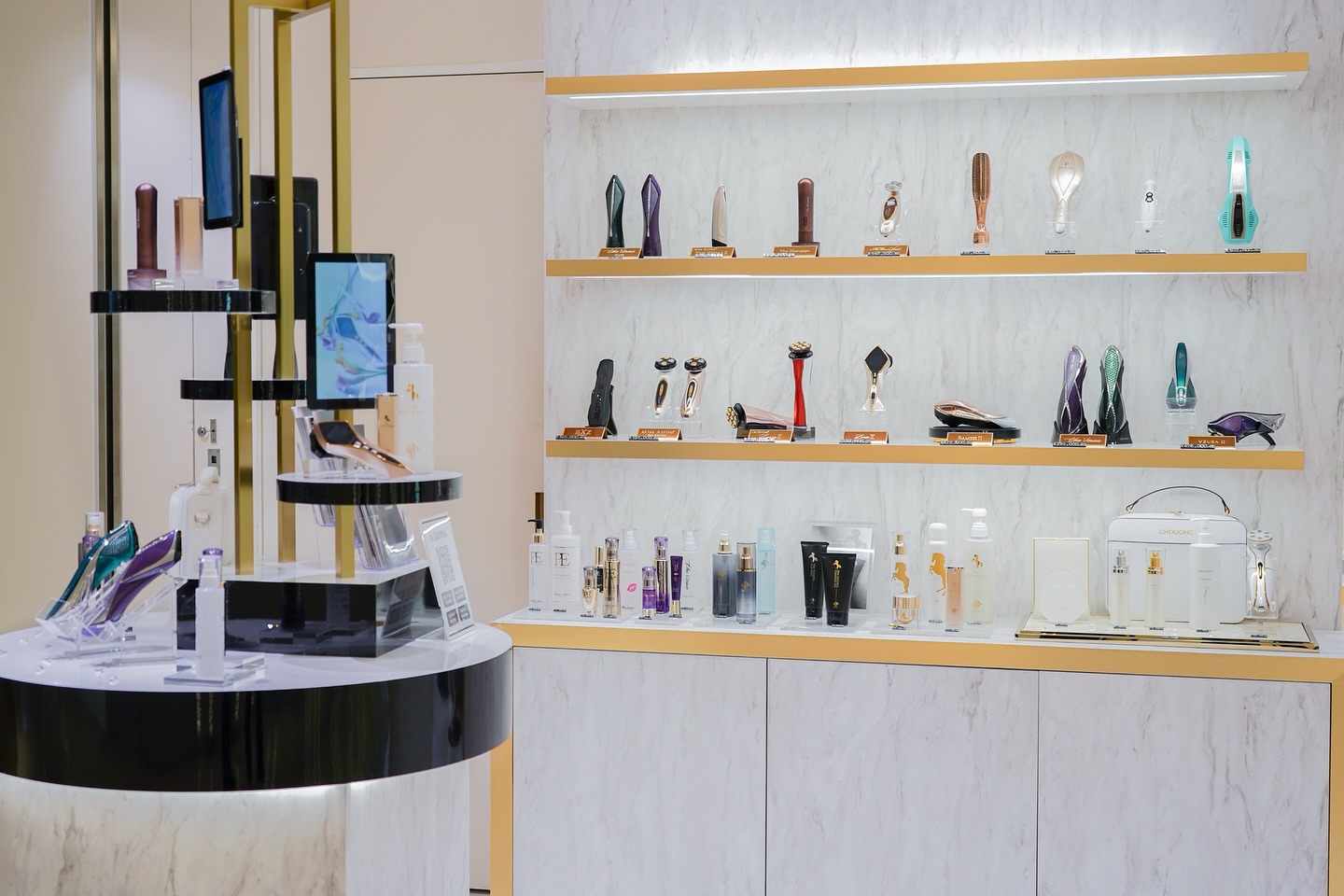 ARTISTIC & CO. 美顔器 箱付き　ほぼ新品状態　銀座店購入 Artistic & Co.Tokyo | Chuo-ku Tokyo