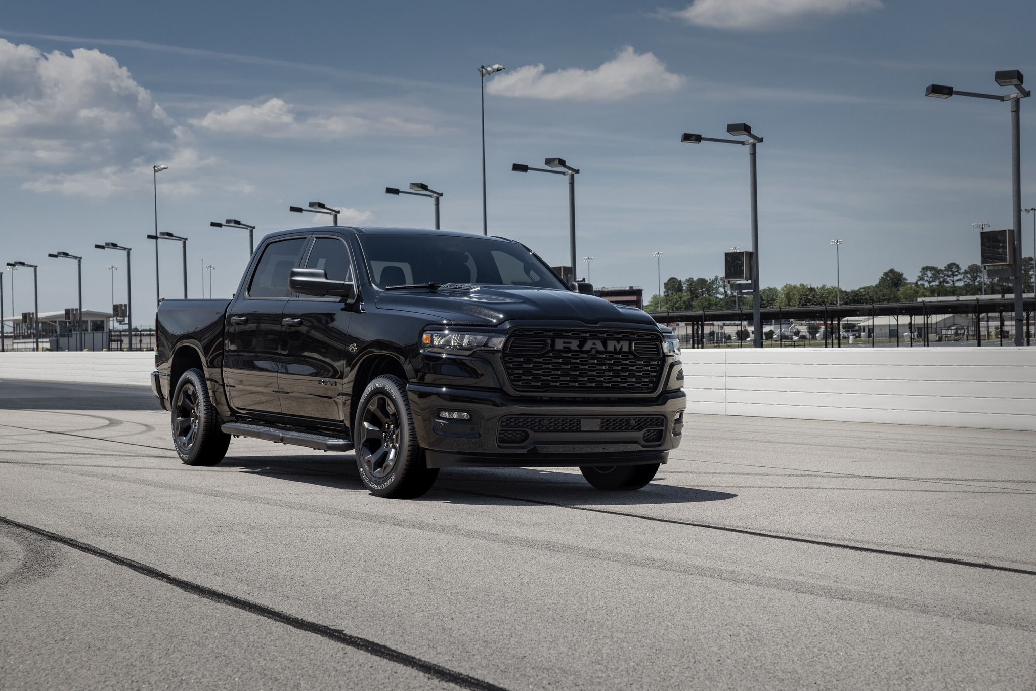 Sicar愛車酷 - 《Hemi V8回歸Ram 1500方向正確！果然先前慘烈的4缸C63教會其他品牌！》... | Facebook