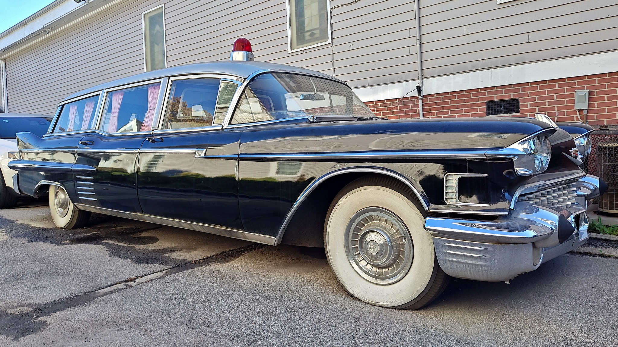Funetorium - Willie A Watkins Funeral Home two-tone silver over black ...