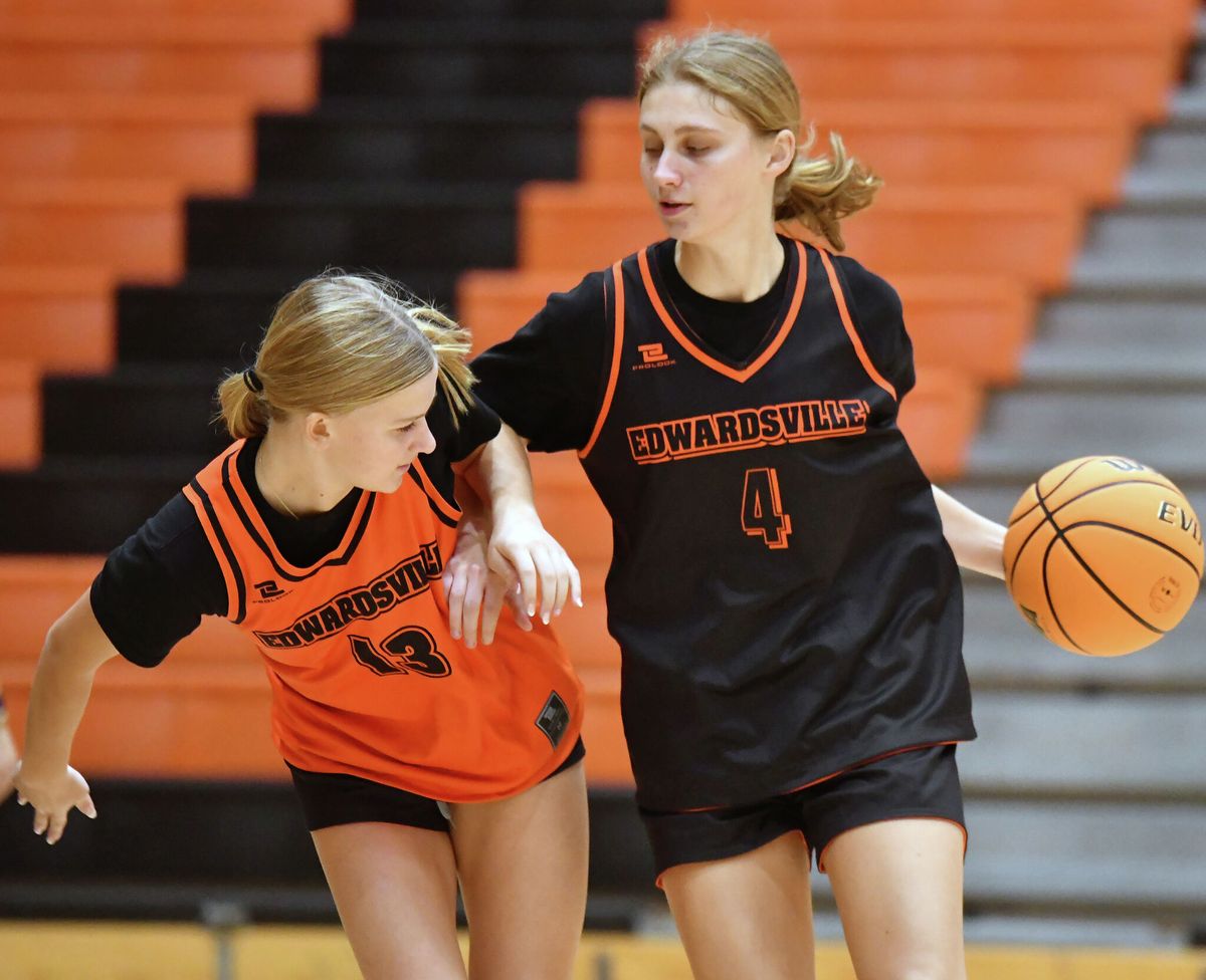 The Edwardsville - Edwardsville girls basketball enters 2025-26 with ...