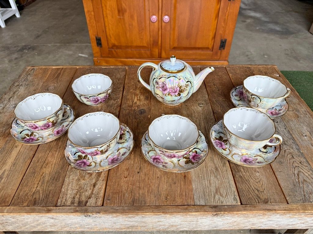 12 Piece Gold Tea Set - Coffee & Tea Sets - Maple Ridge, British ...