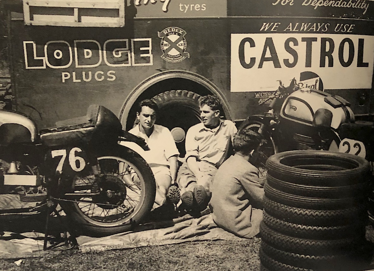 キャンベル The first Australian to win a Grand Prix World Championship on two