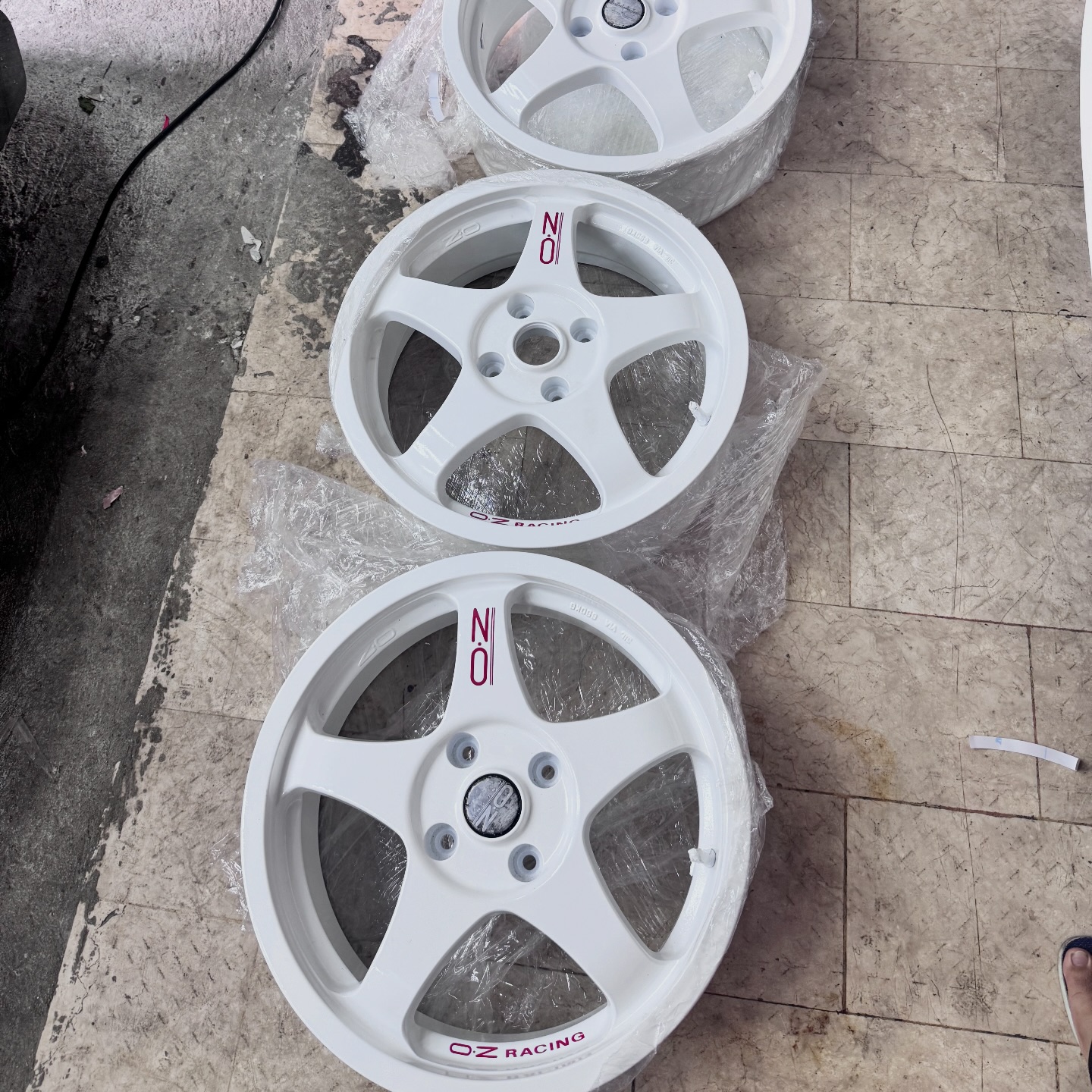 O.Z Racing Crono 17 x 7 +40 4x11.43 Perfect for Evo 123 / Galant 