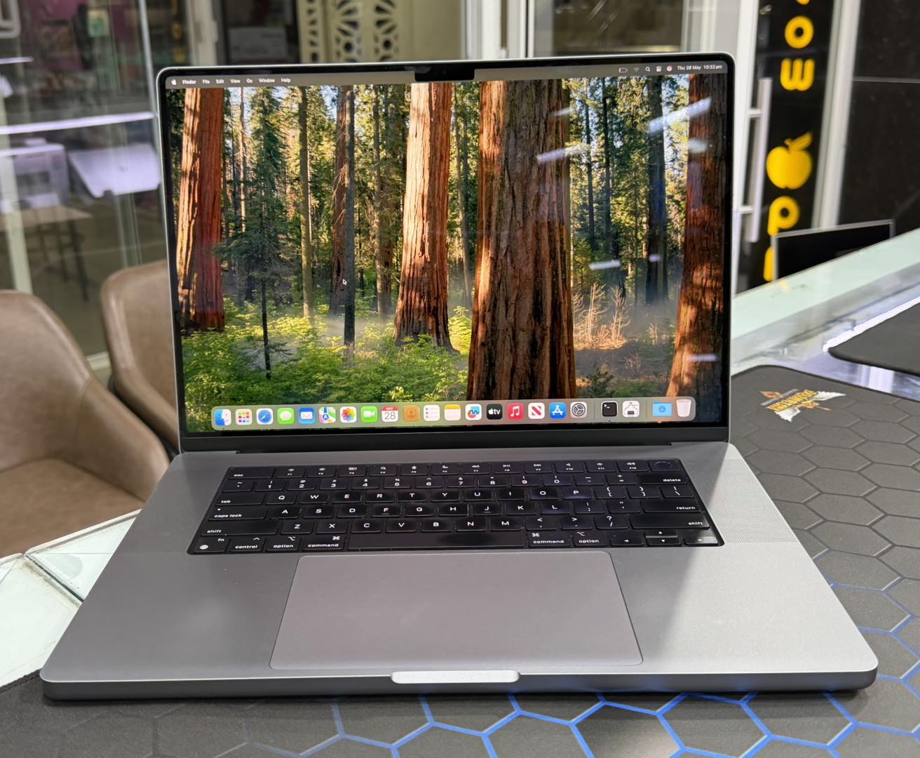 Refurbished 16″ MacBook Pro M1 Max – 32GB RAM, 1TB SSD *Apple M1 