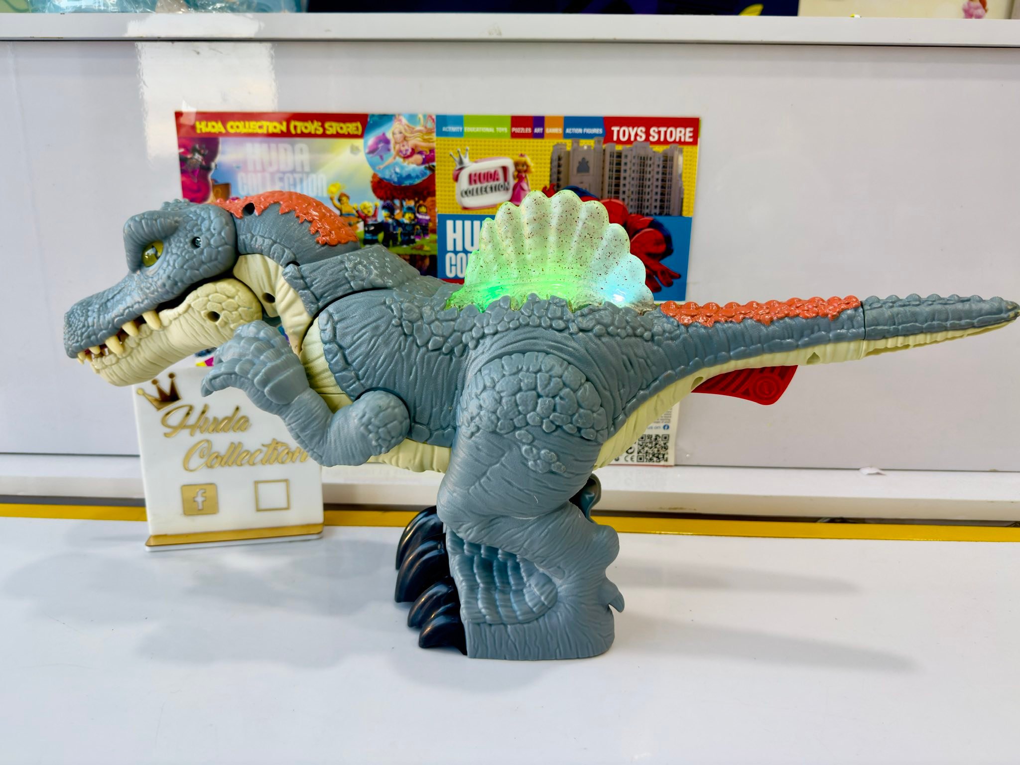 Fisher-Price Imaginext Jurassic World Ultra Snap Spinosaurus Dinosaur Toy - 7.8" Figure With Chomping Action, Lights & Sounds, For Kids 3+