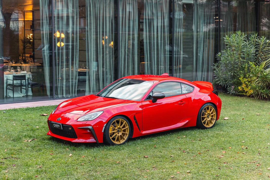 Sparco FF4 Rally Bronze 18” x Toyota GR86