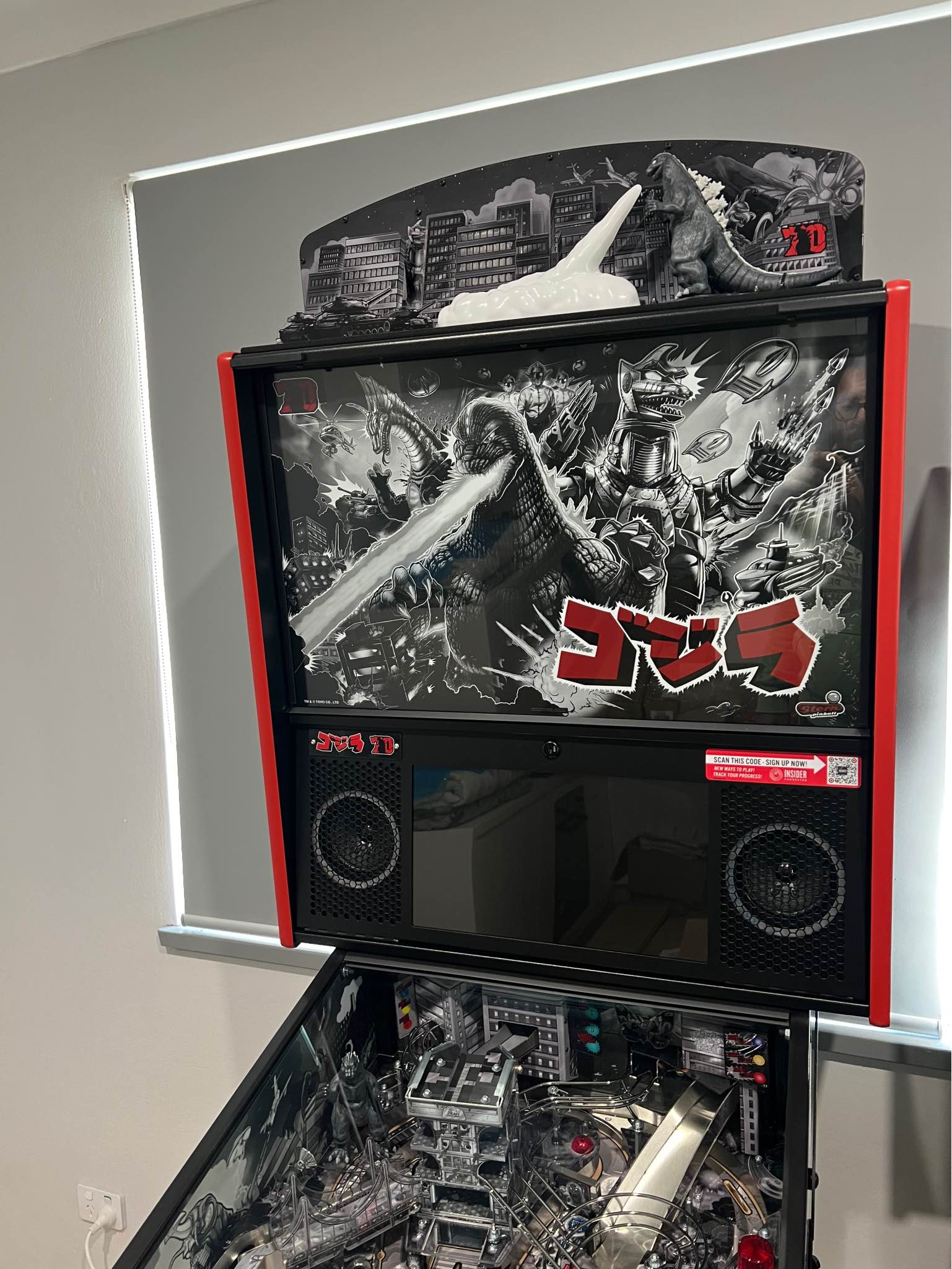Godzilla 70th anniversary pinball machine by stern - Slot Machines ...