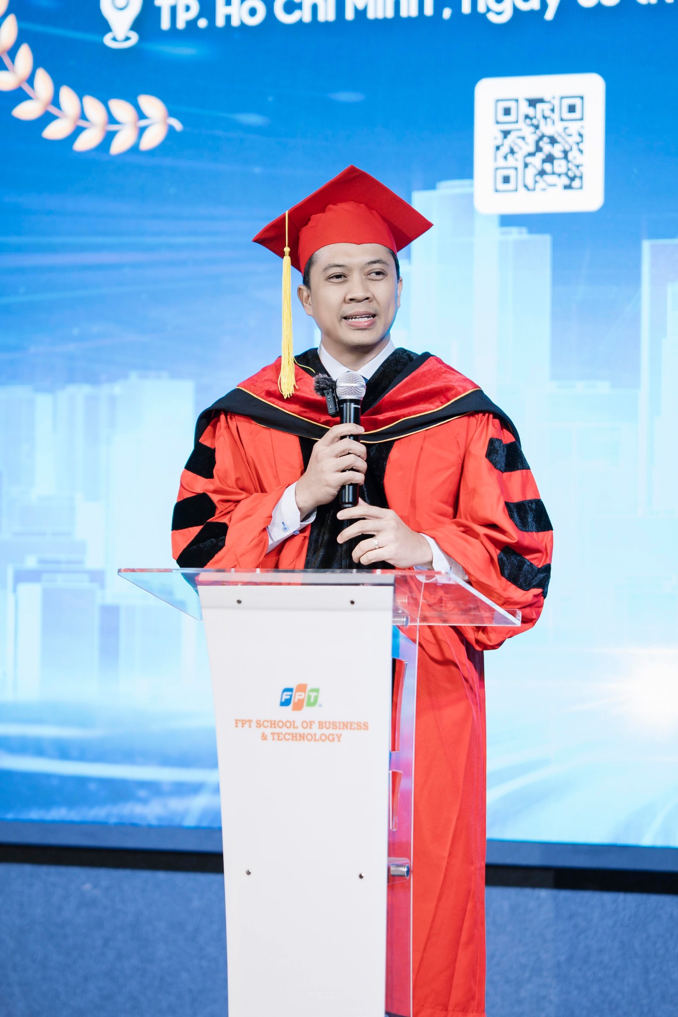Viện Quản trị &... - Viện Quản trị & Công nghệ FSB, ĐH FPT